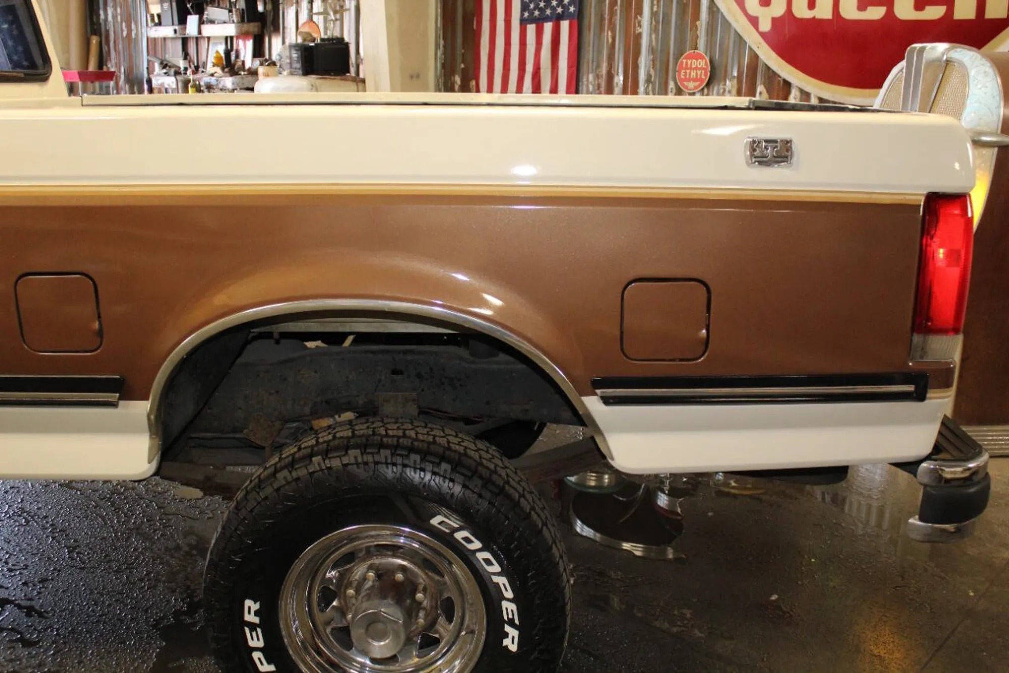 1987 Ford F-250 XLT Lariat