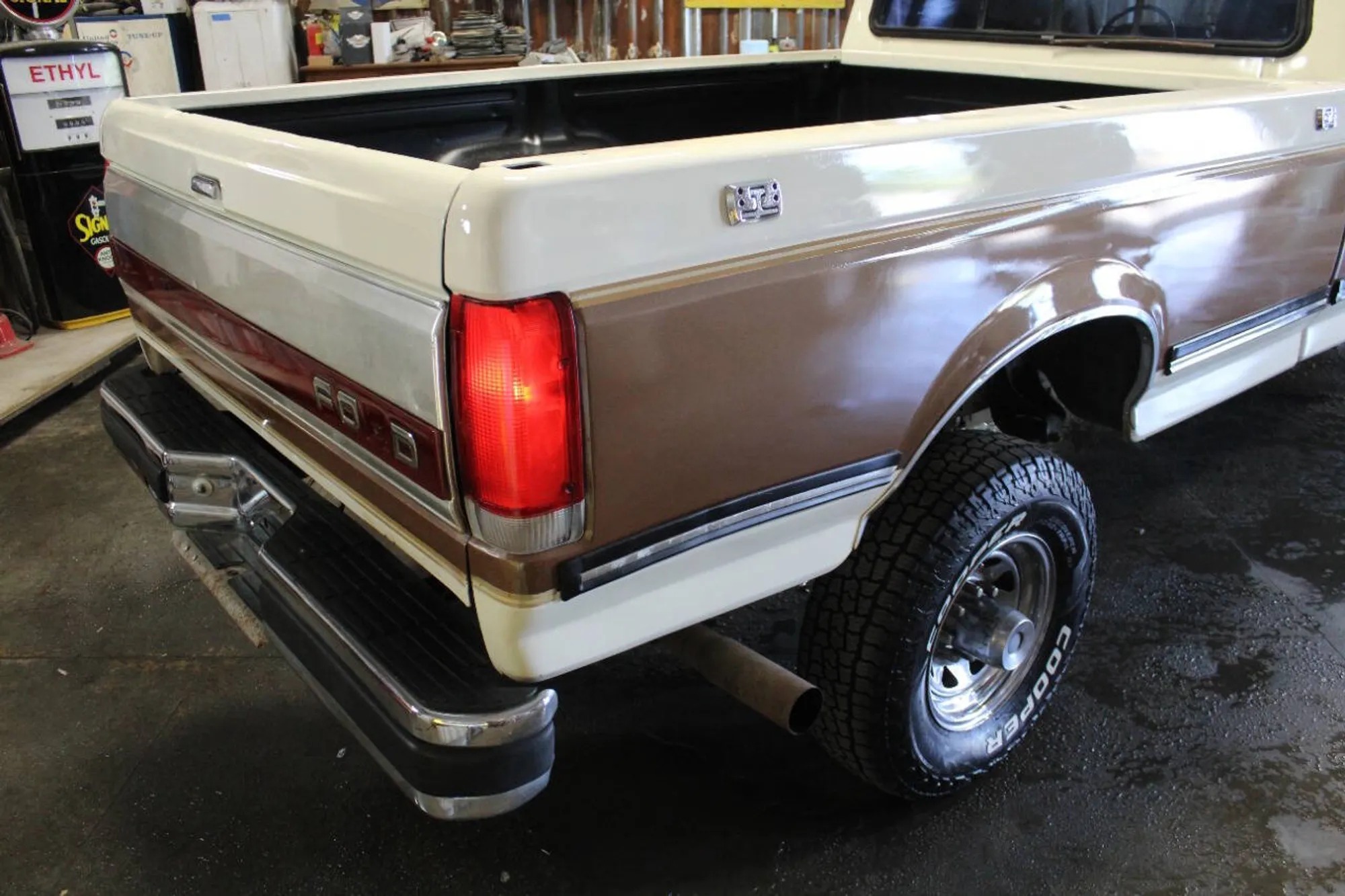 1987 Ford F-250 XLT Lariat
