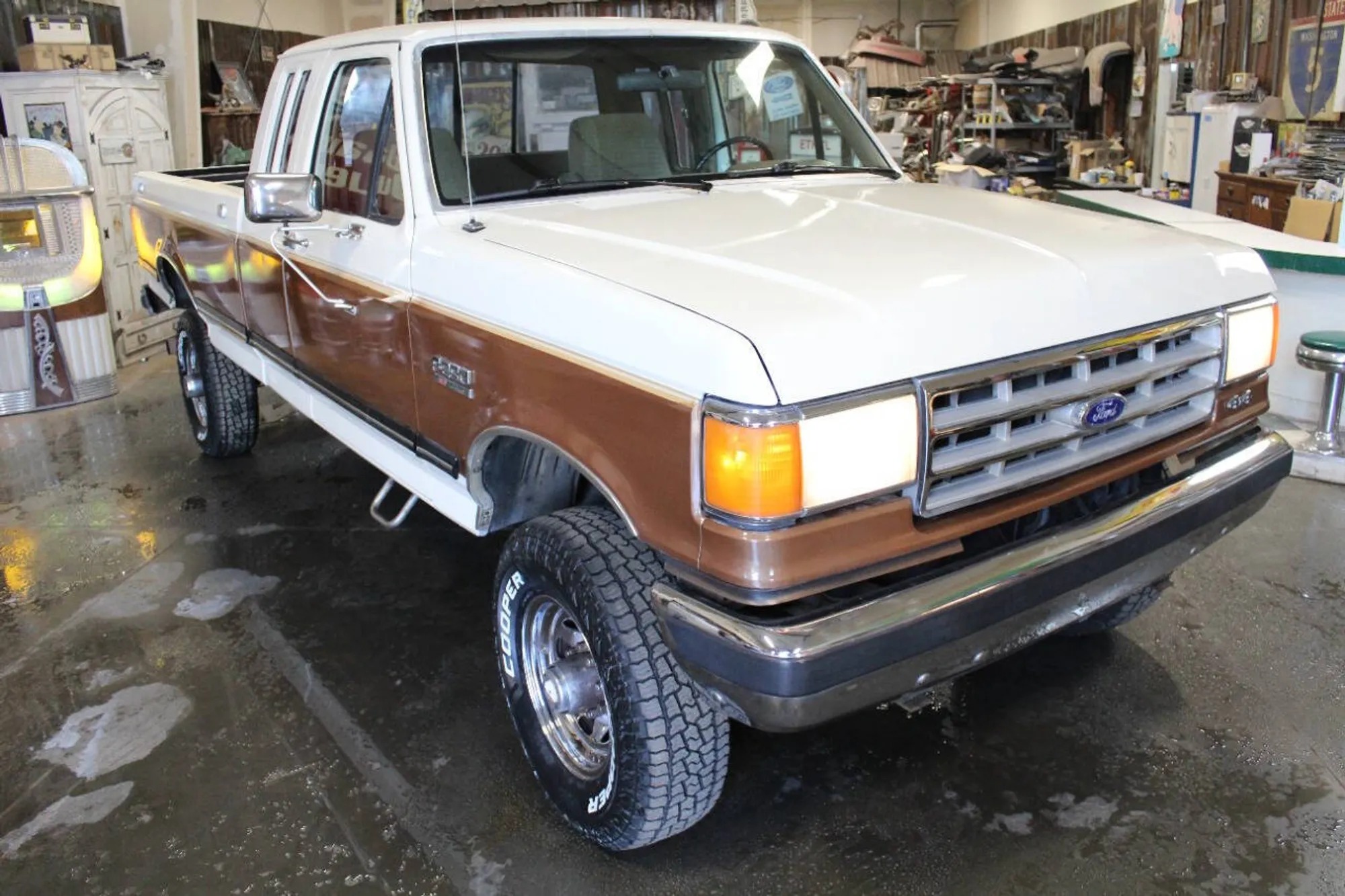 1987 Ford F-250 XLT Lariat