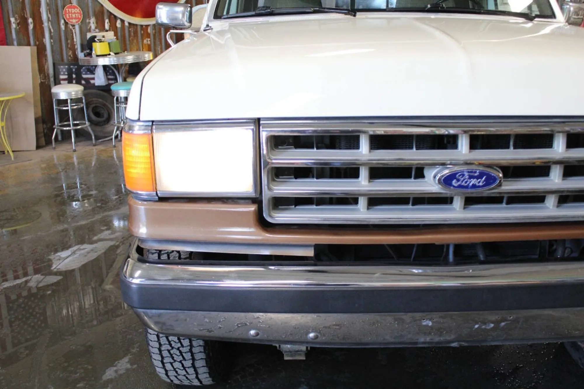 1987 Ford F-250 XLT Lariat