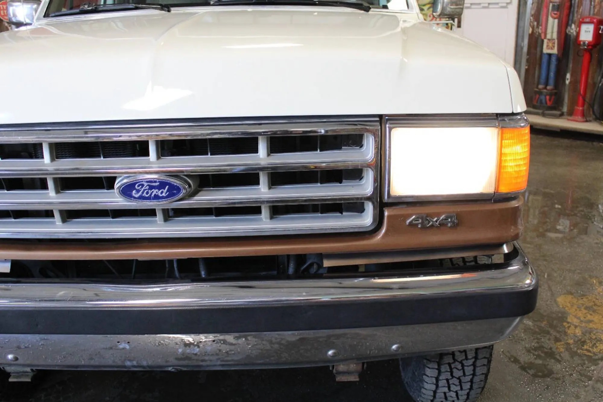 1987 Ford F-250 XLT Lariat