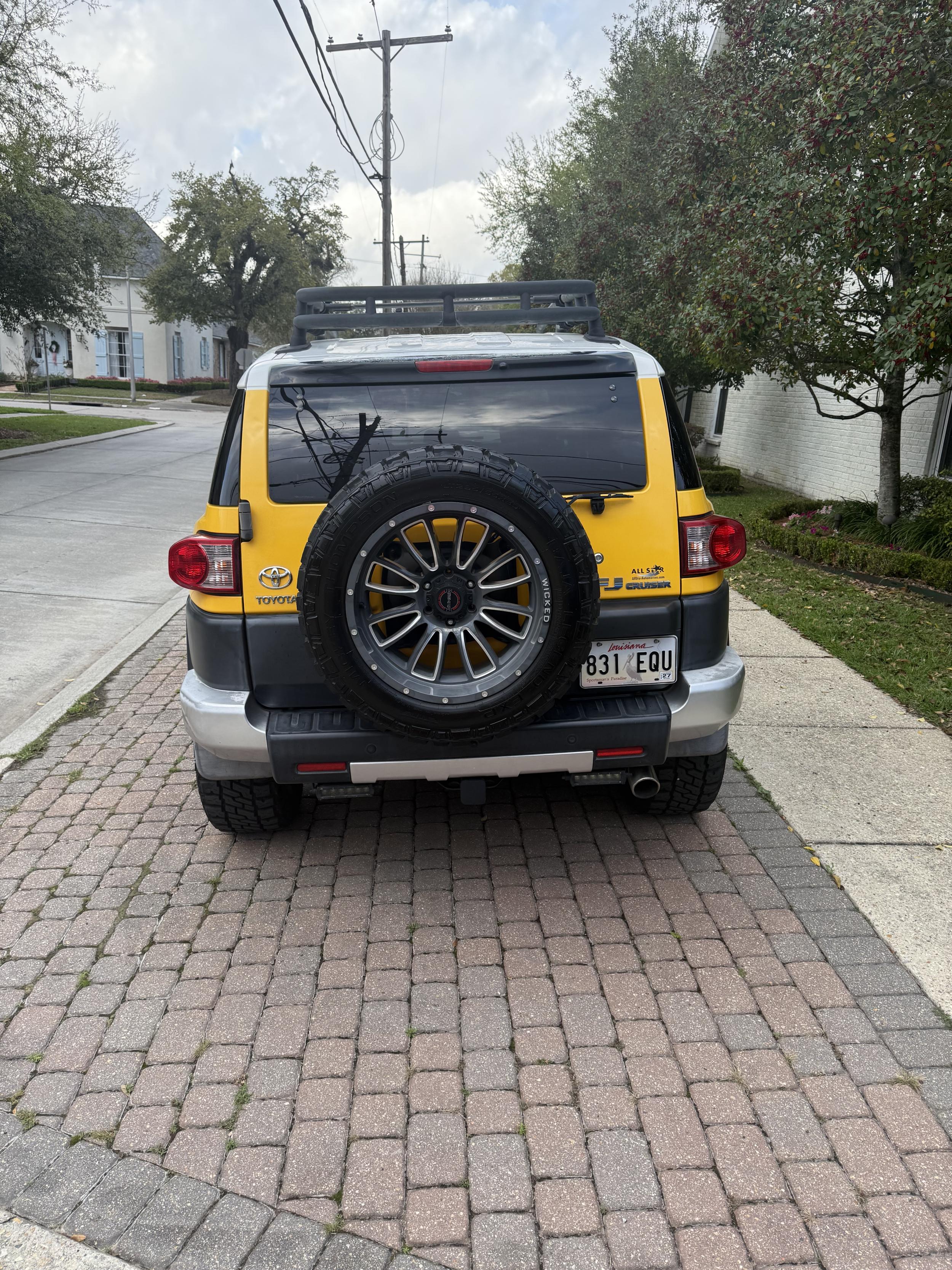 35k-Mile 2007 Toyota FJ Cruiser - 4