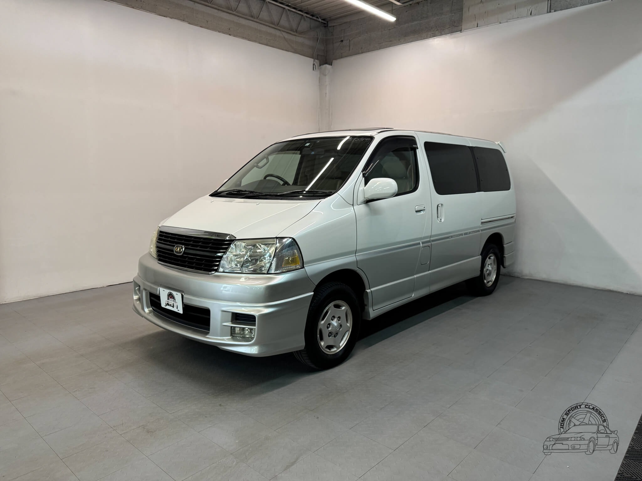  Toyota Granvia