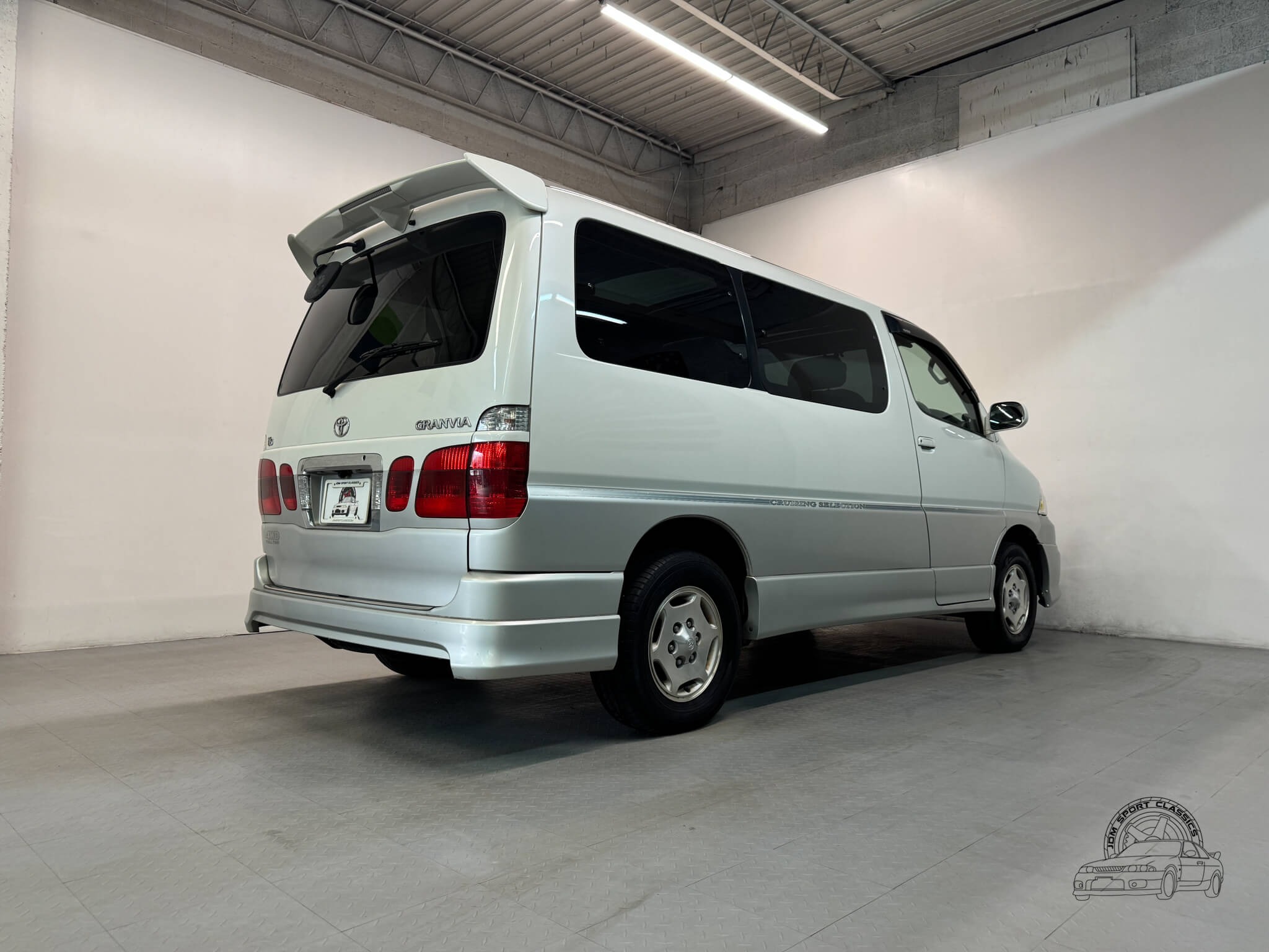 1999 Toyota Granvia - 4
