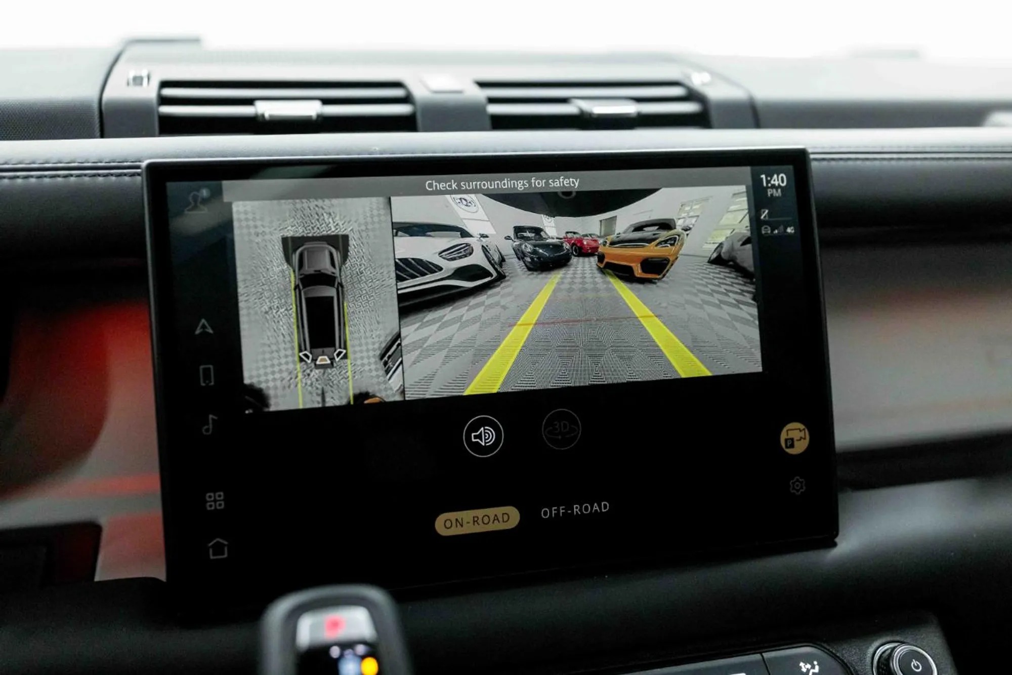 2023 Land Rover Defender SE