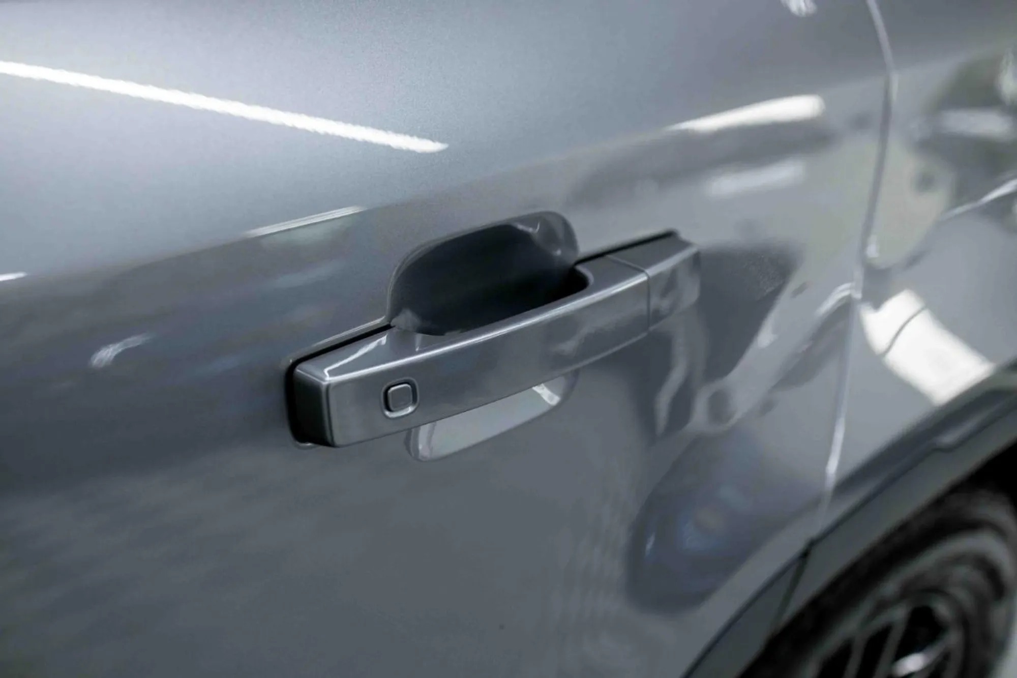 2023 Land Rover Defender SE