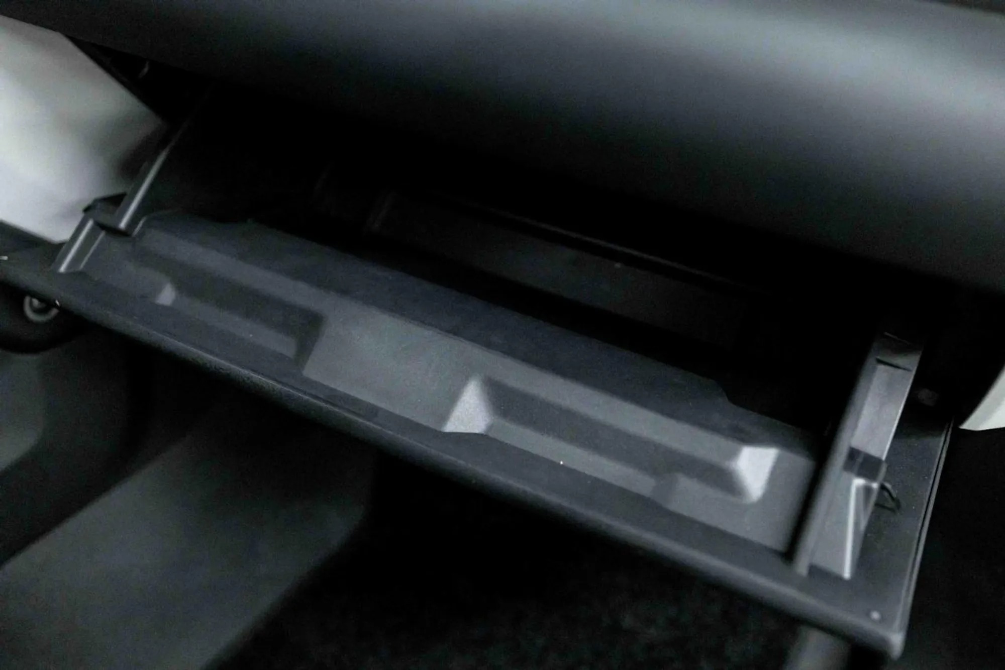 2023 Land Rover Defender SE