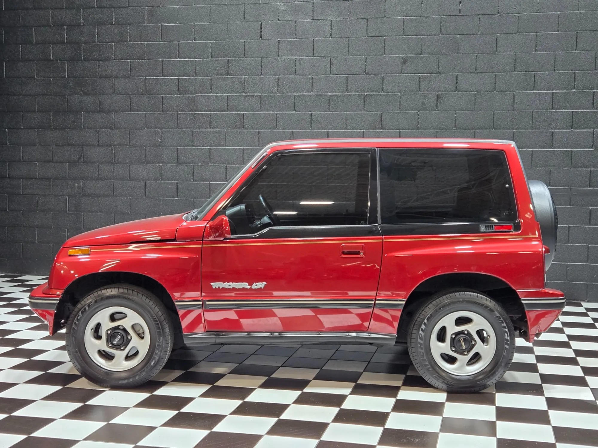 1-Owner 1995 Geo Tracker LSI - 3