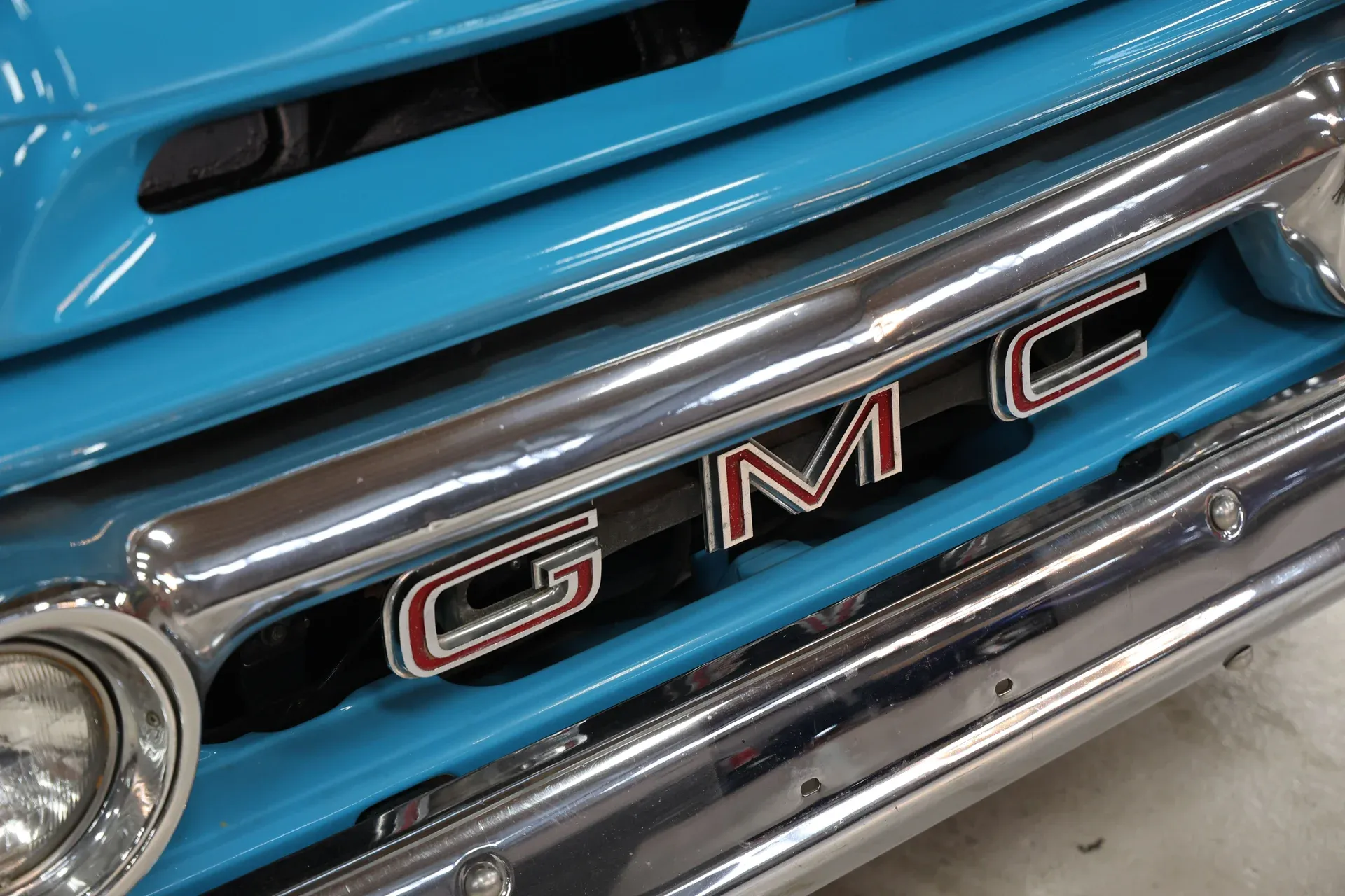 1966 GMC Carryall Suburban
