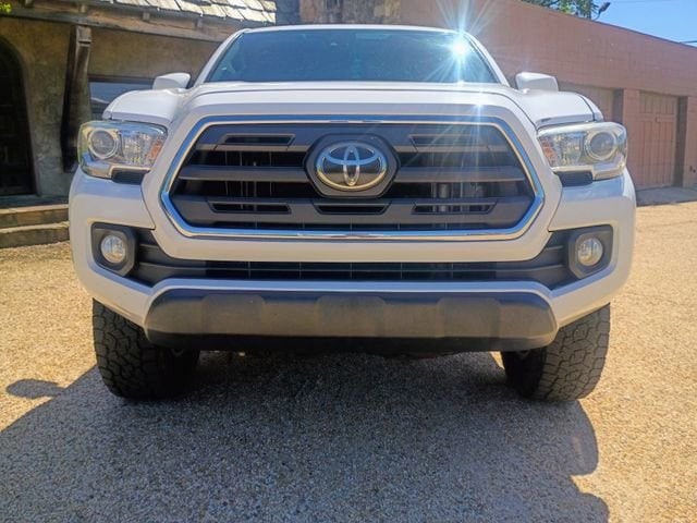 2018 Toyota Tacoma SR5 - 3