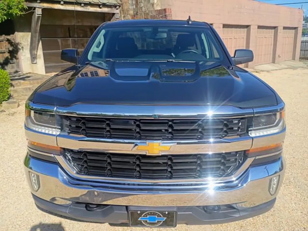 2017 Chevrolet Silverado 1500 LT - 4