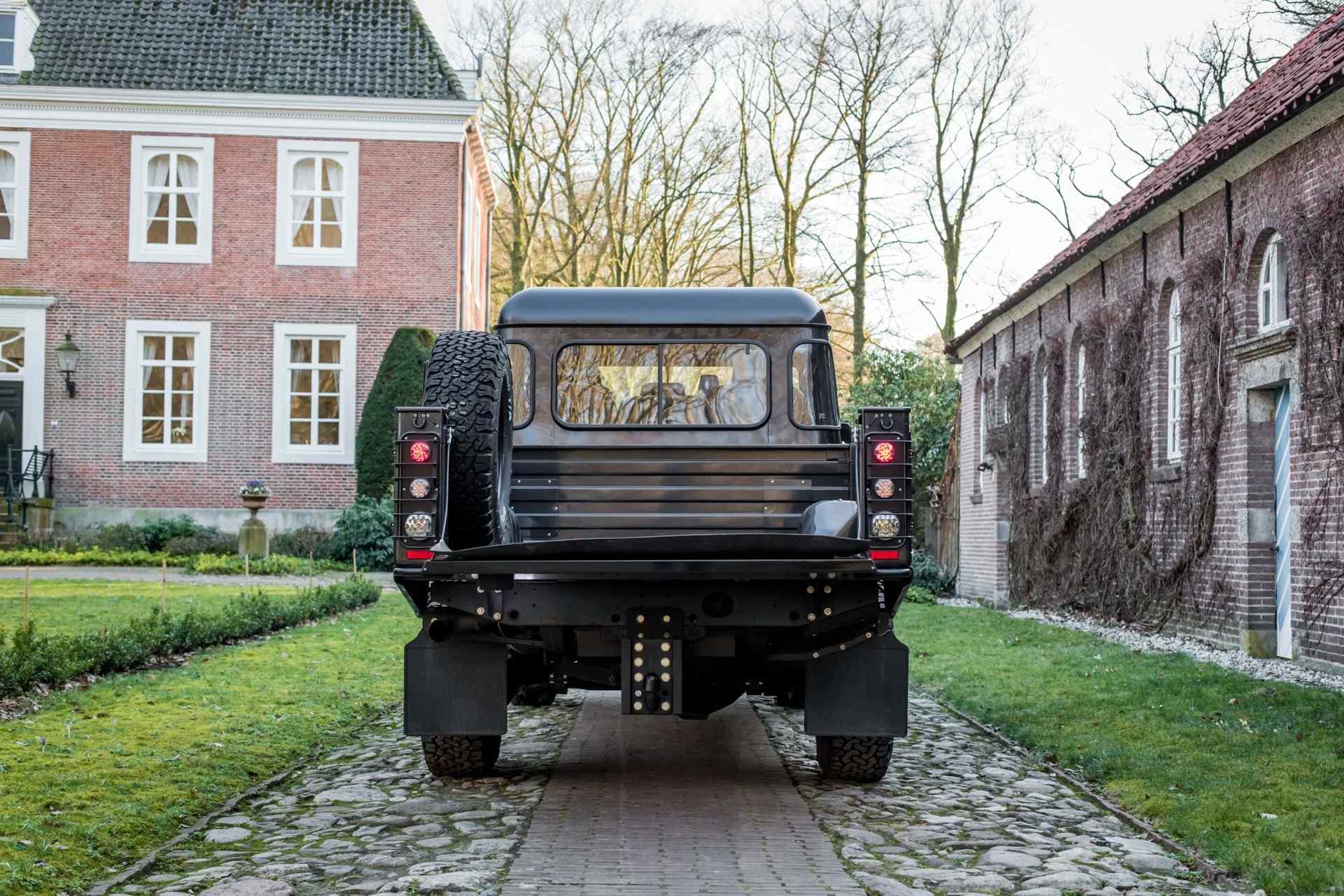 2000 Land Rover Defender 130