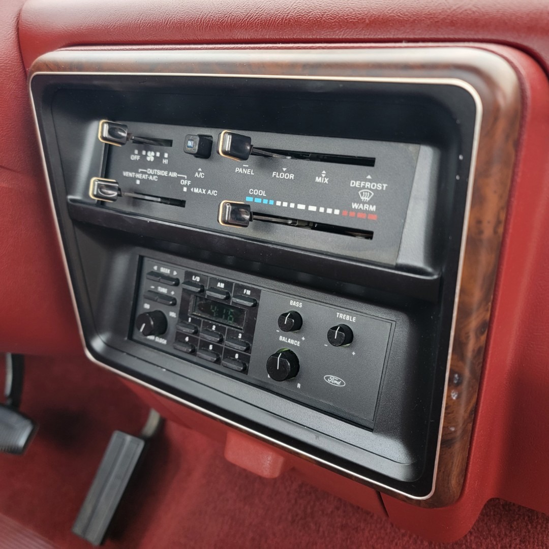 1987 Ford F-150 XLT Lariat