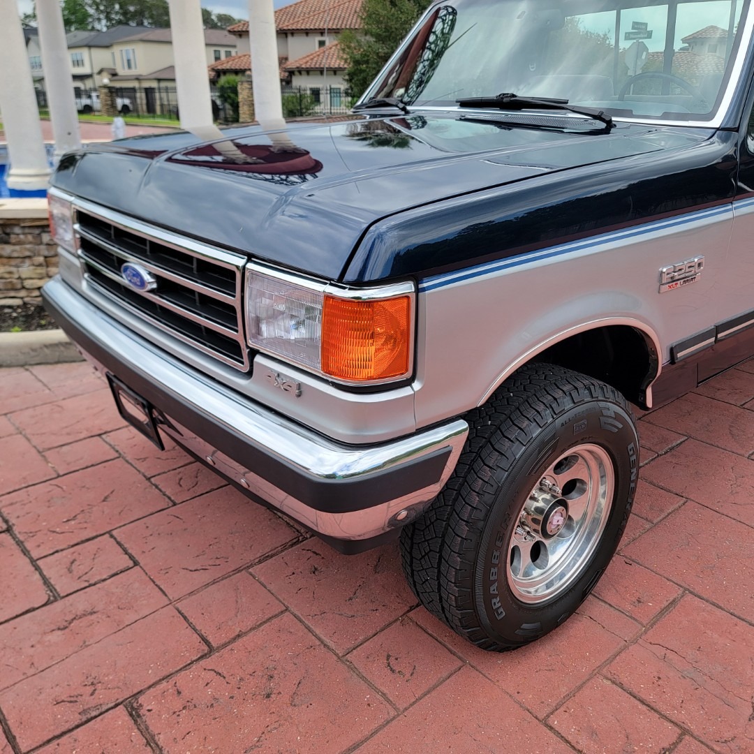 1989 Ford F-250 XLT Lariat
