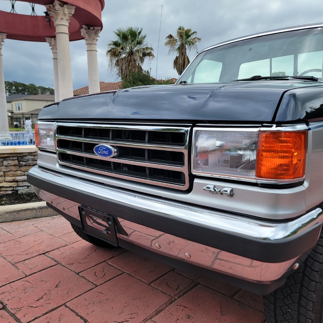 1989 Ford F-250 XLT Lariat