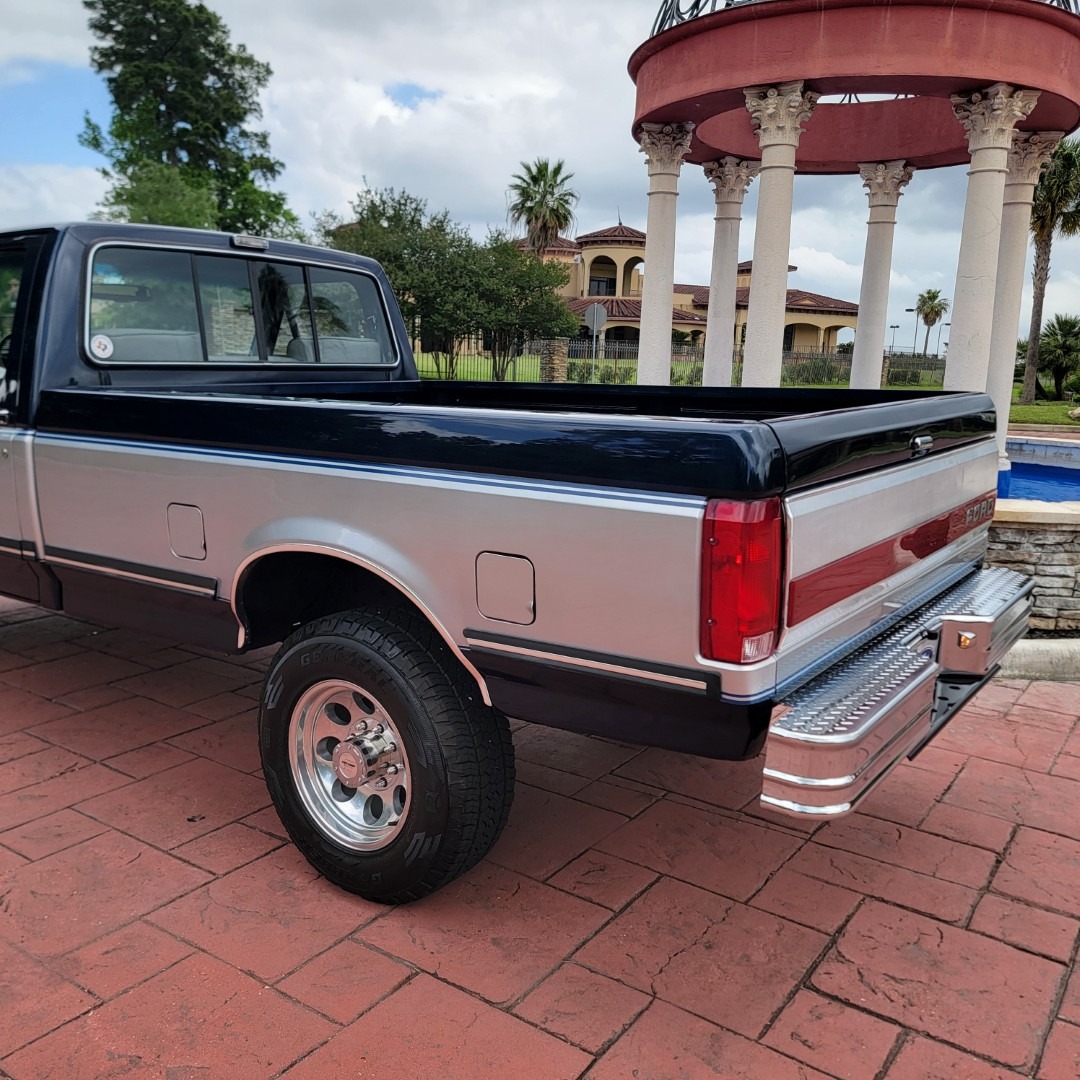1989 Ford F-250 XLT Lariat
