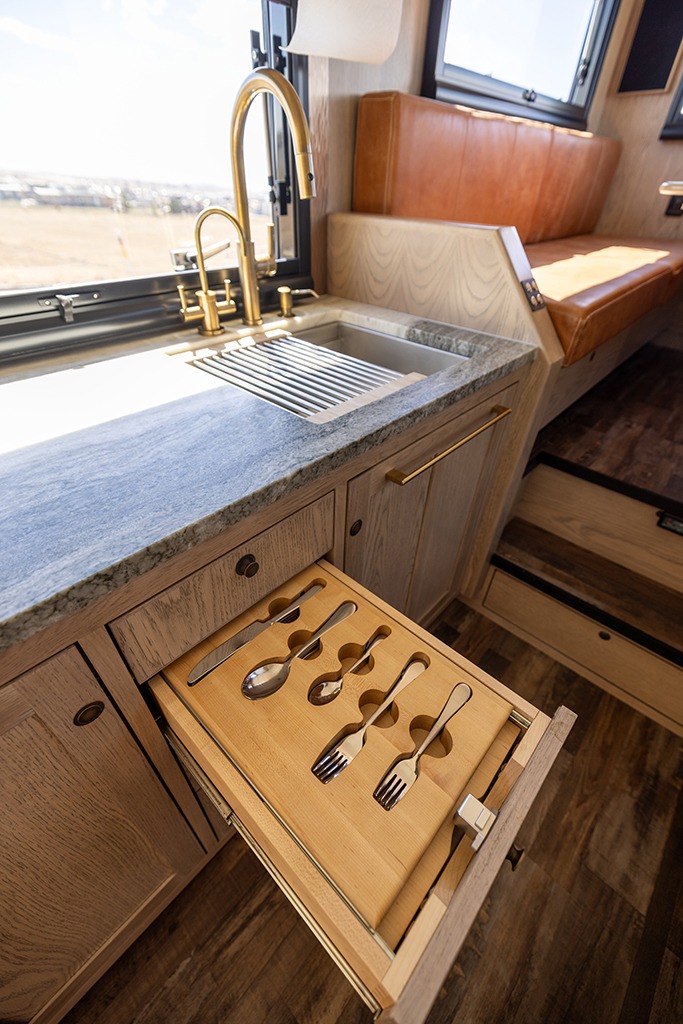 2023 EarthRoamer XV-SX-008