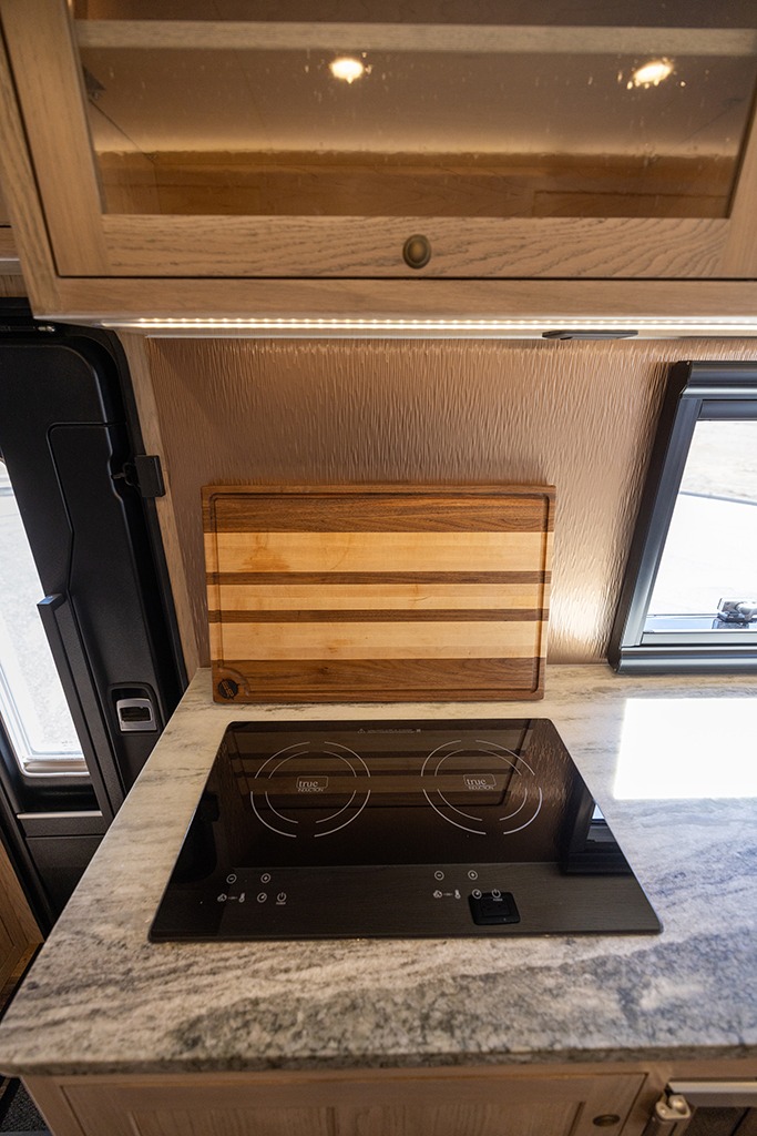 2023 EarthRoamer XV-SX-008