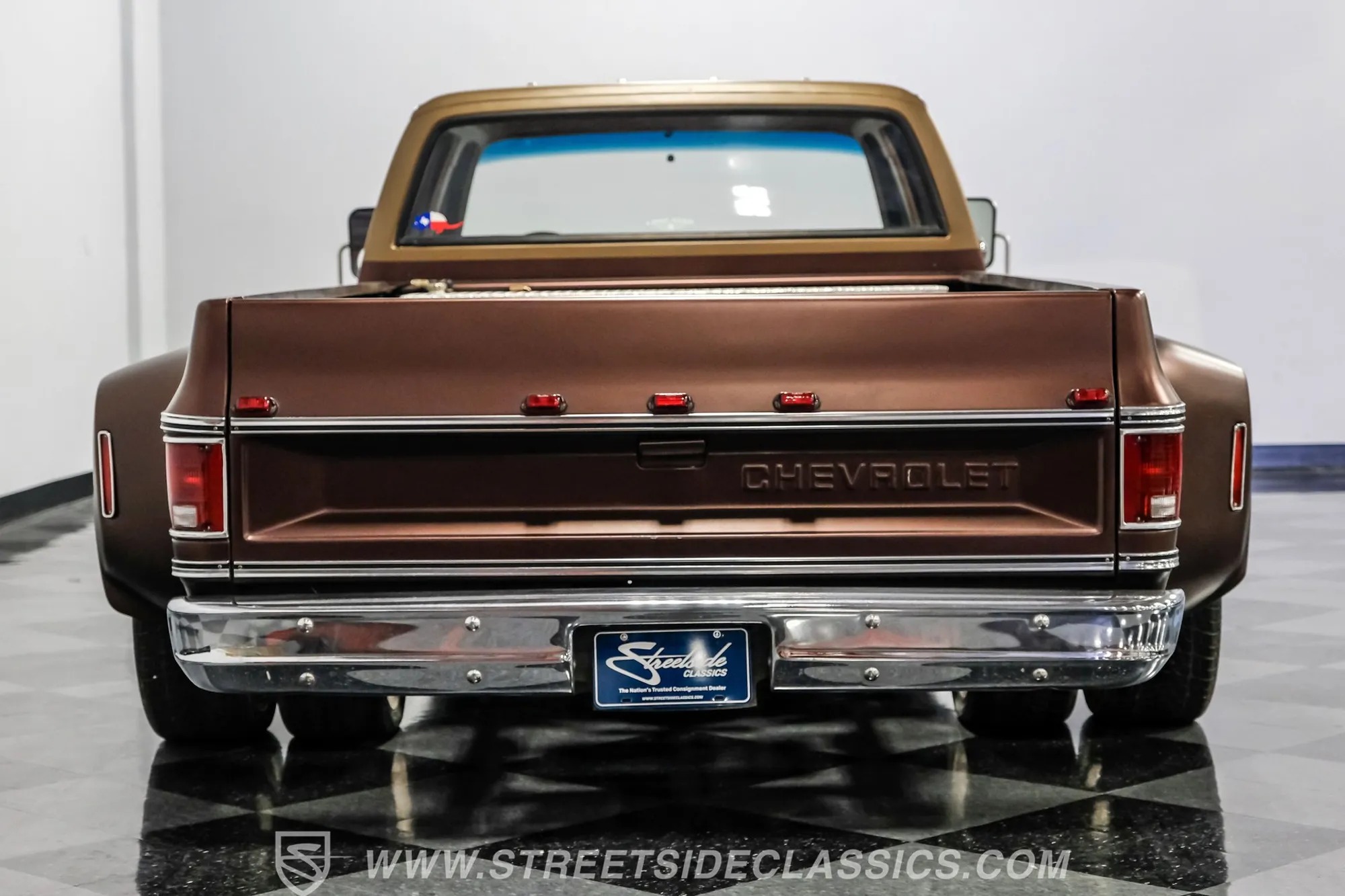 1978 Chevrolet C30 3+3 Dually Restomod - 4