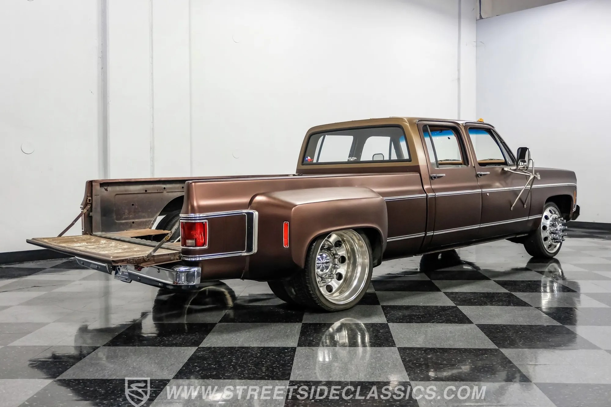 1978 Chevrolet C30 3+3 Dually Restomod