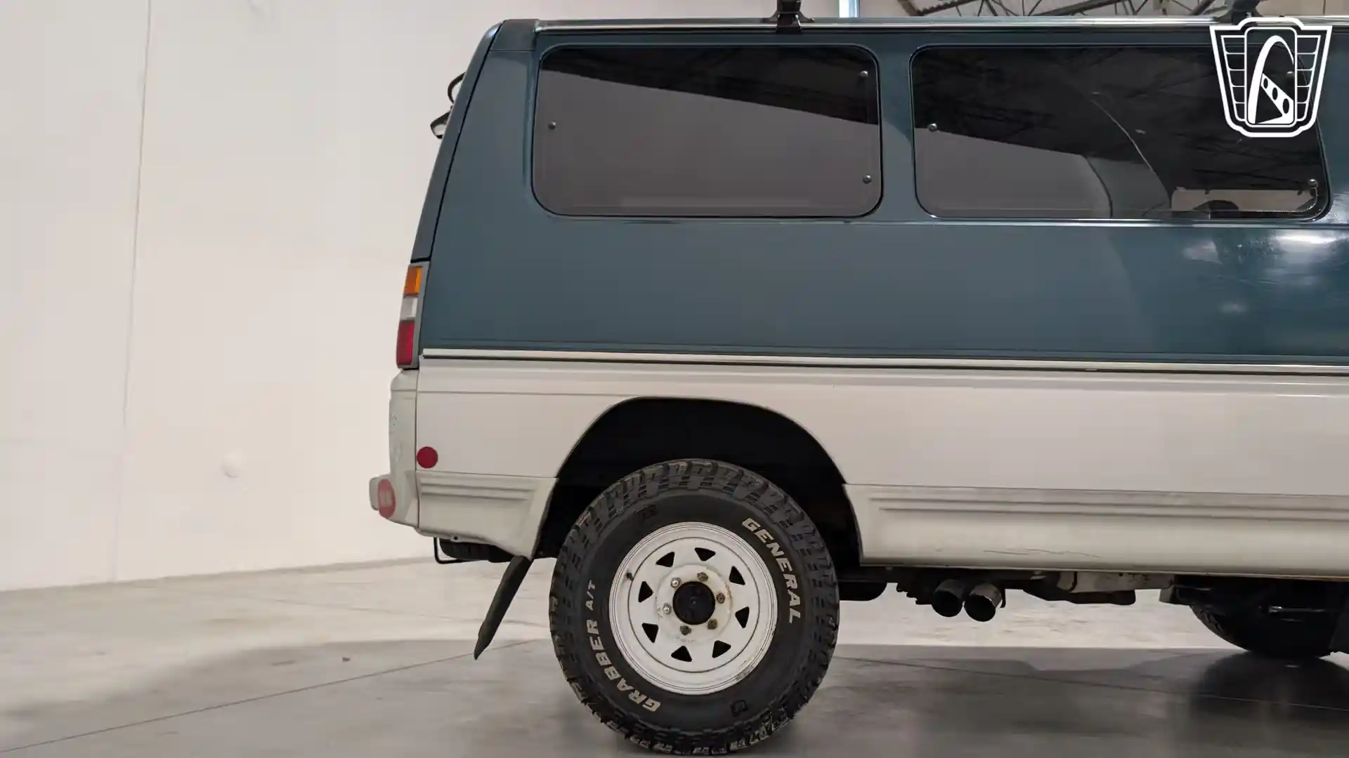 1995 Mitsubishi Delica