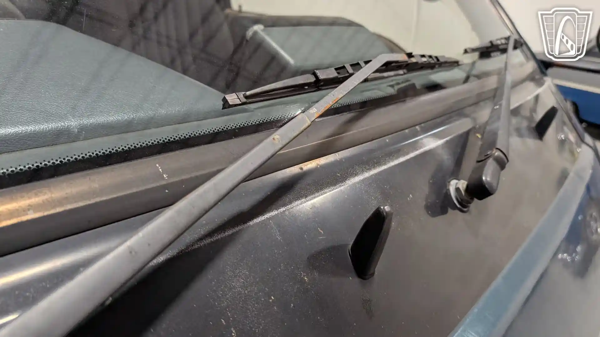 1995 Mitsubishi Delica