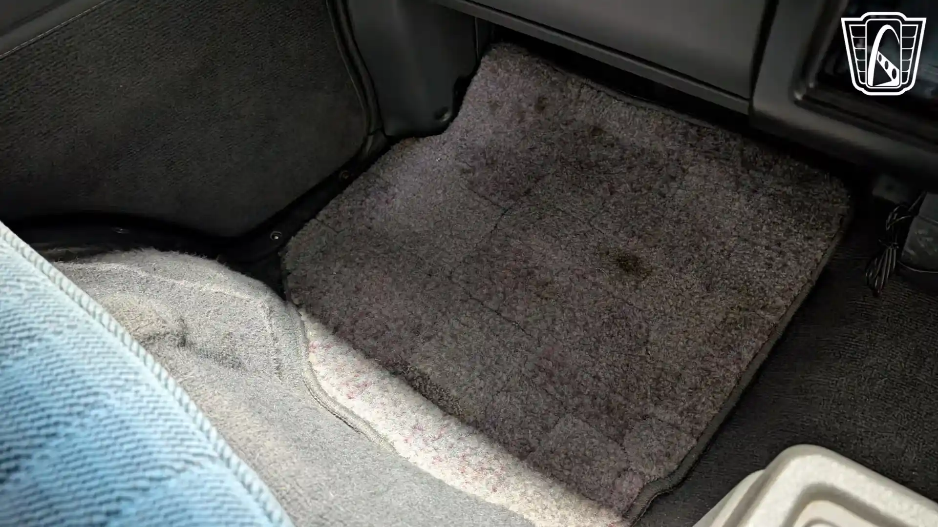 1995 Mitsubishi Delica