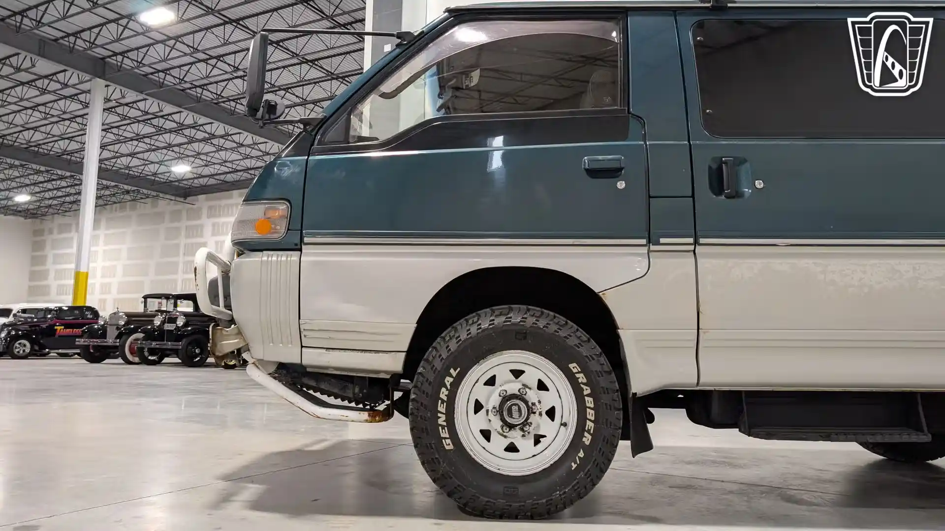 1995 Mitsubishi Delica