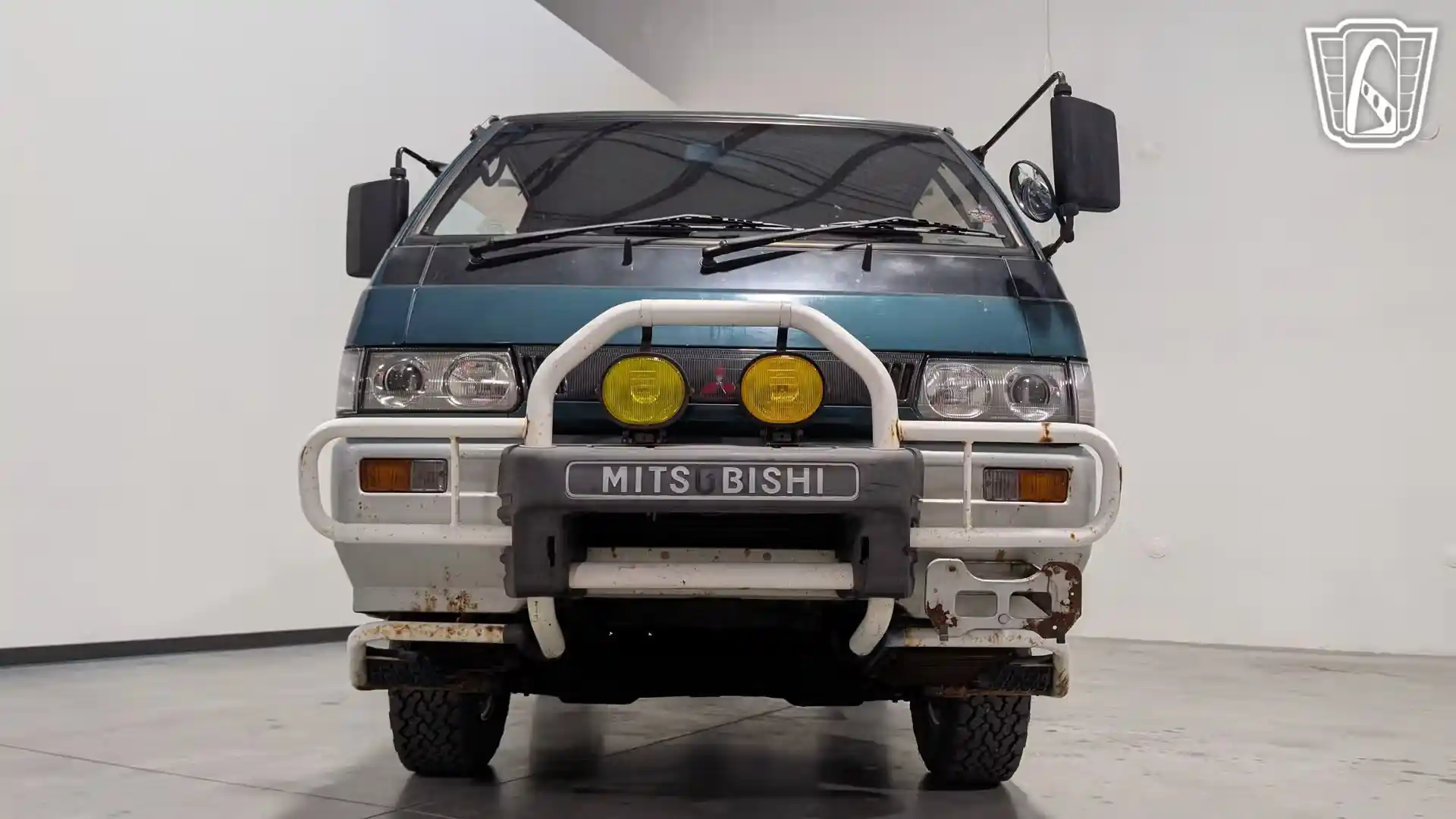 1995 Mitsubishi Delica - 4