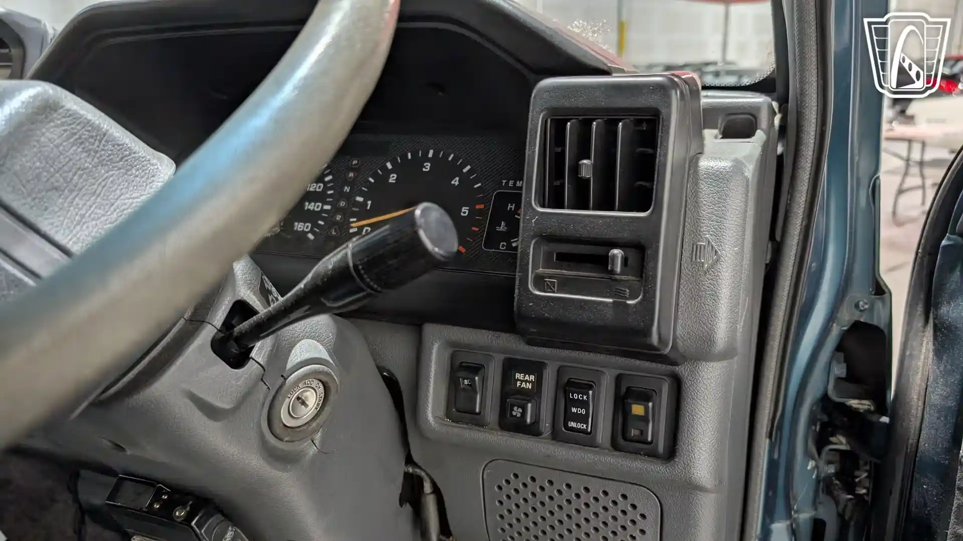 1995 Mitsubishi Delica