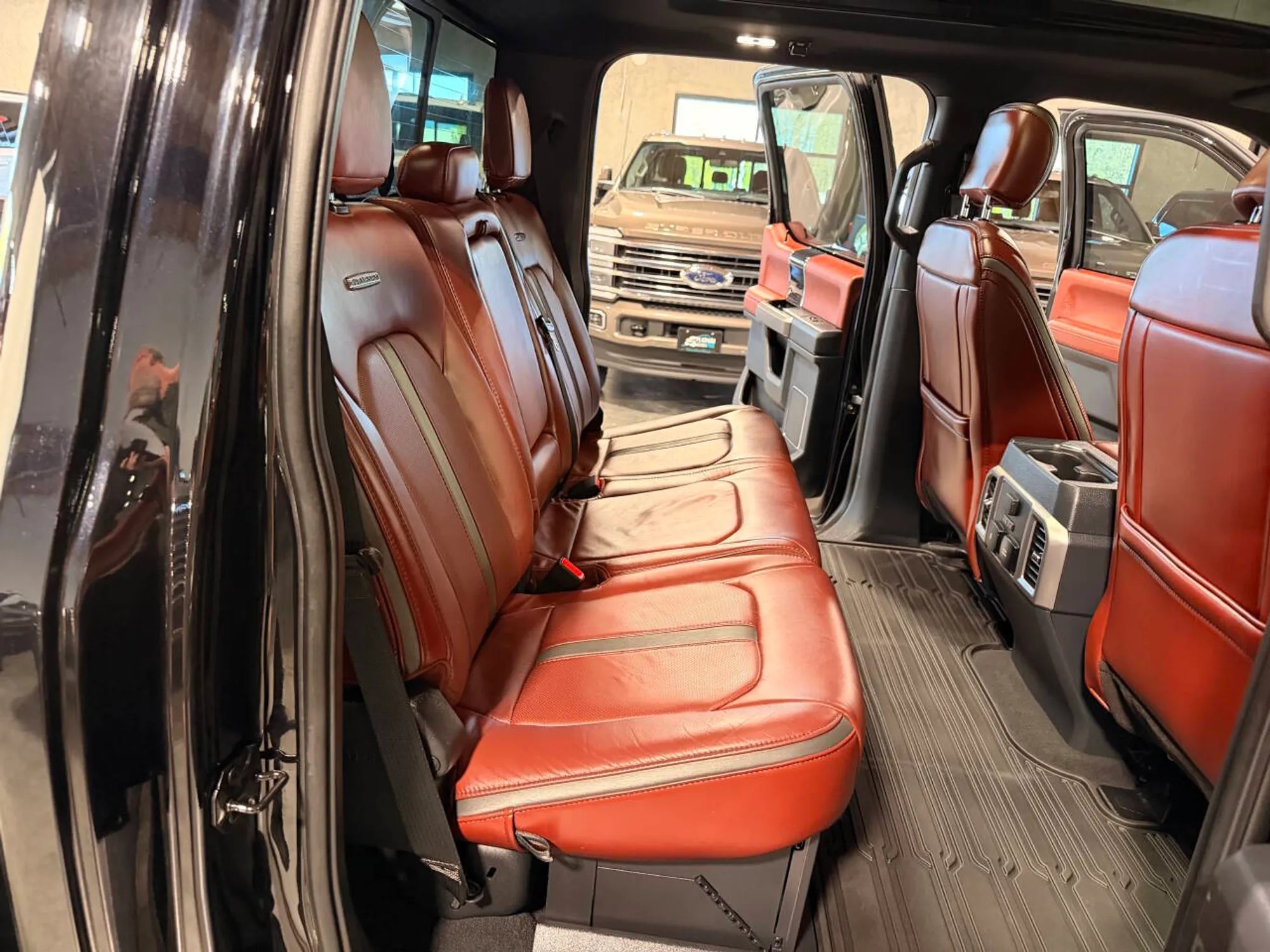 2022 Ford F-450 Super Duty Platinum