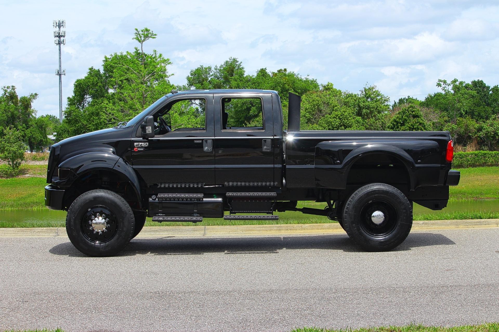 2012 Ford F-750 Night Ride Edition