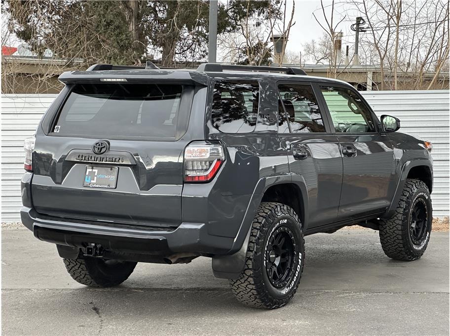 2024 Toyota 4Runner TRD Off-Road