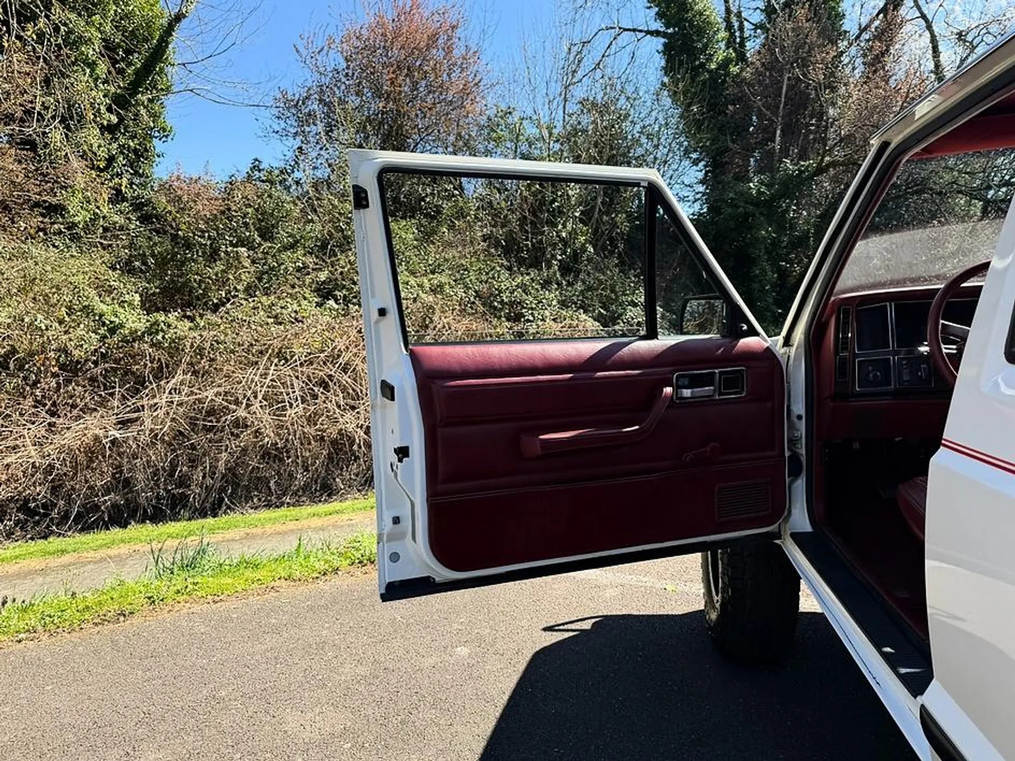 5.3L V8-Powered 1986 Jeep Cherokee Pioneer