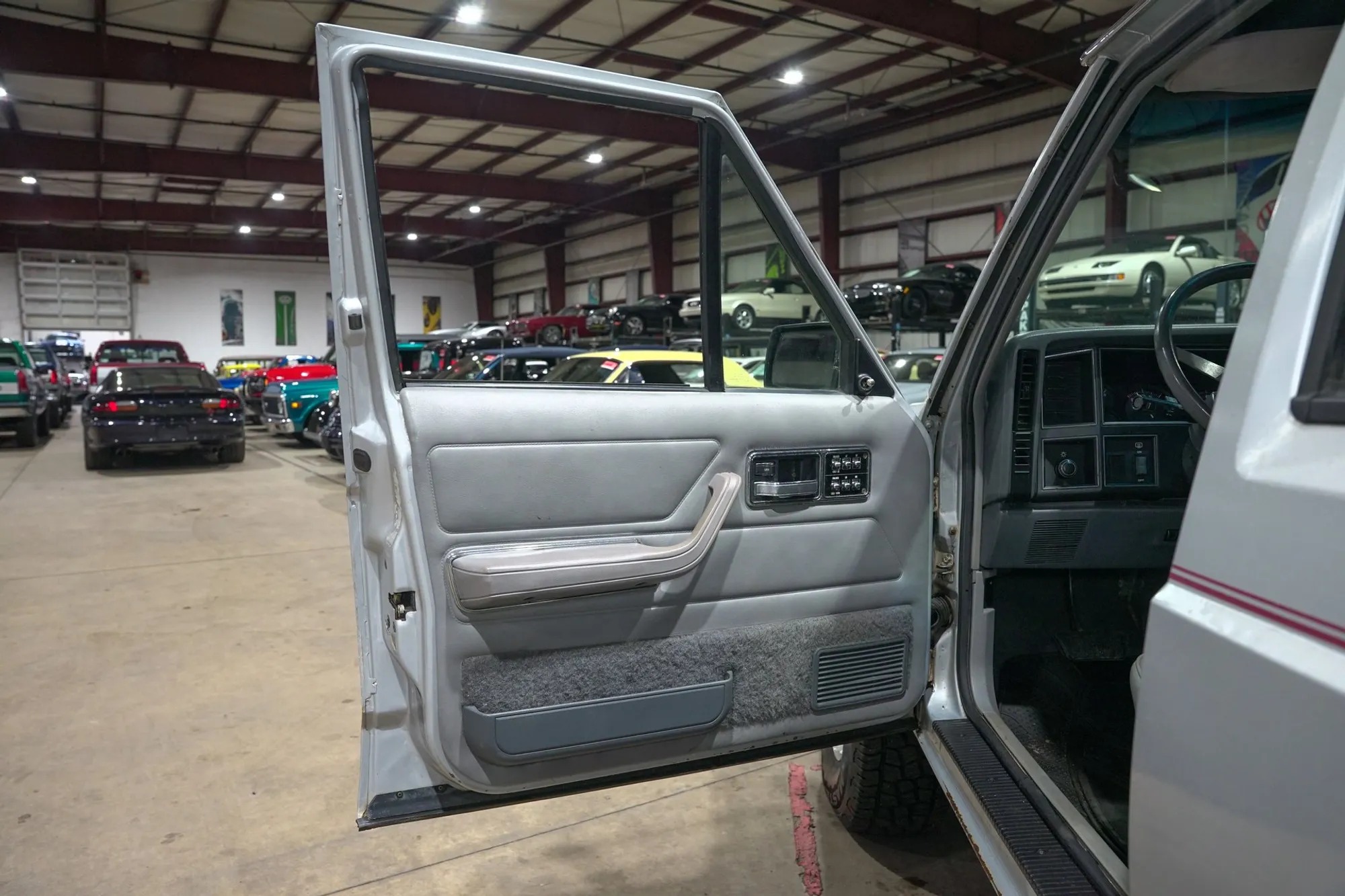1989 Jeep Cherokee Pioneer