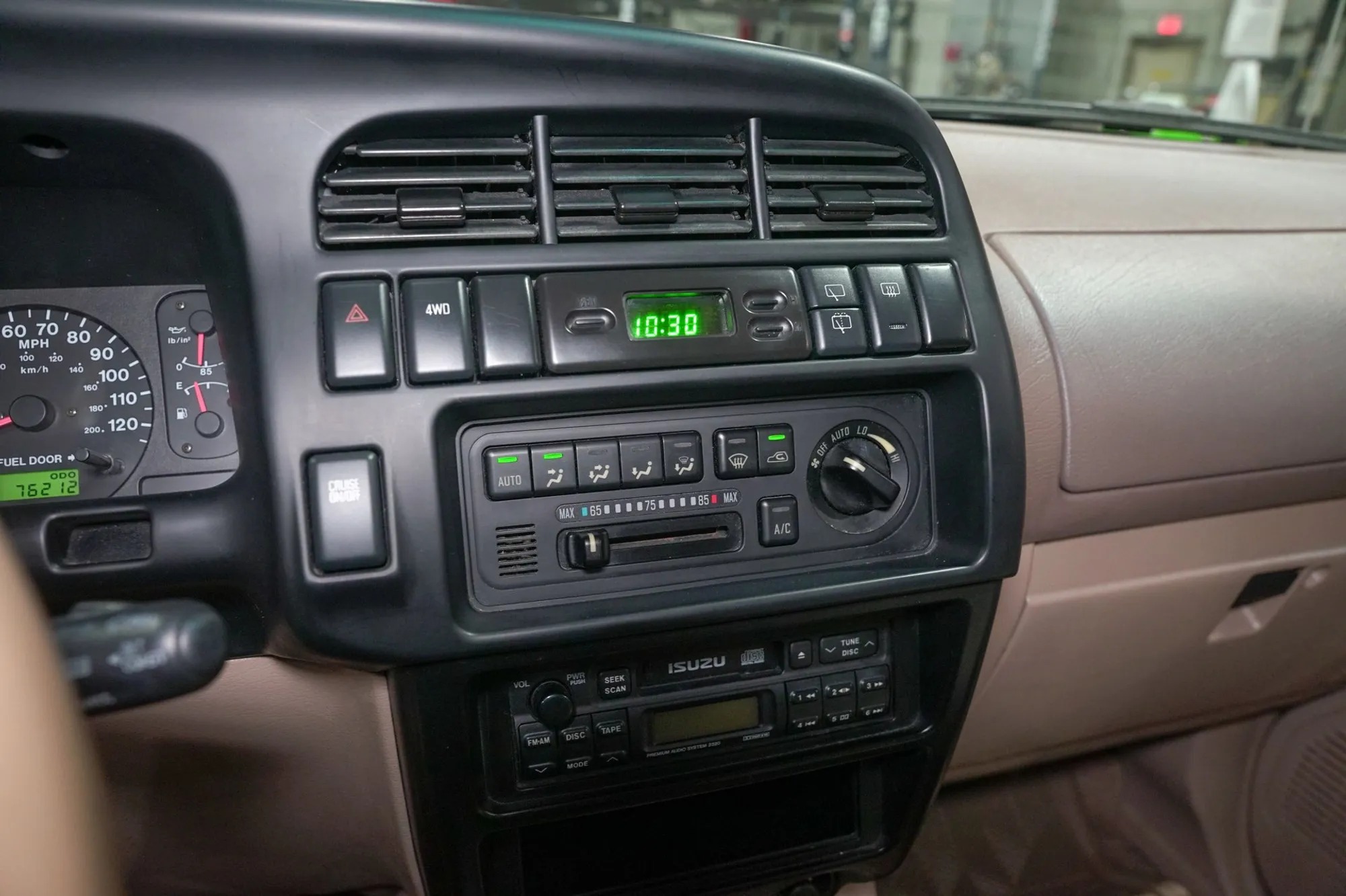 2001 Isuzu Trooper S