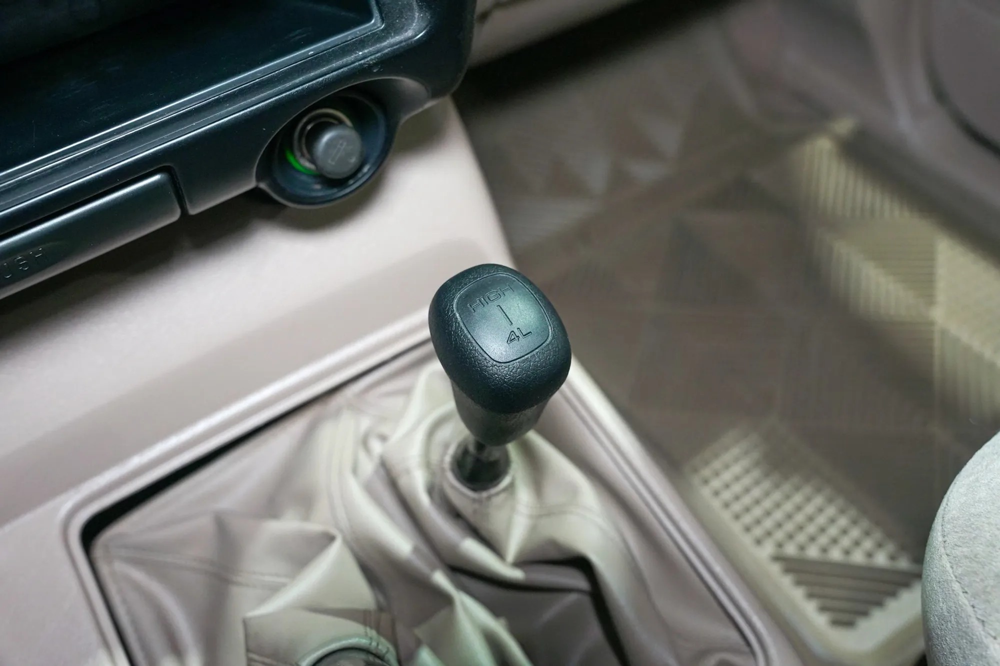 2001 Isuzu Trooper S