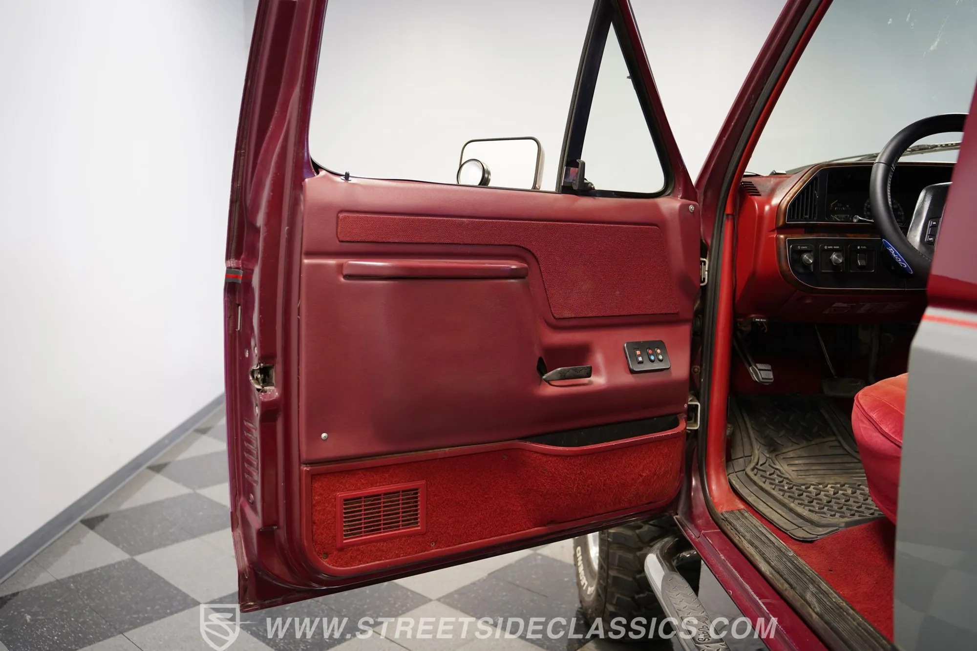 1990 Ford F-150 XLT Lariat