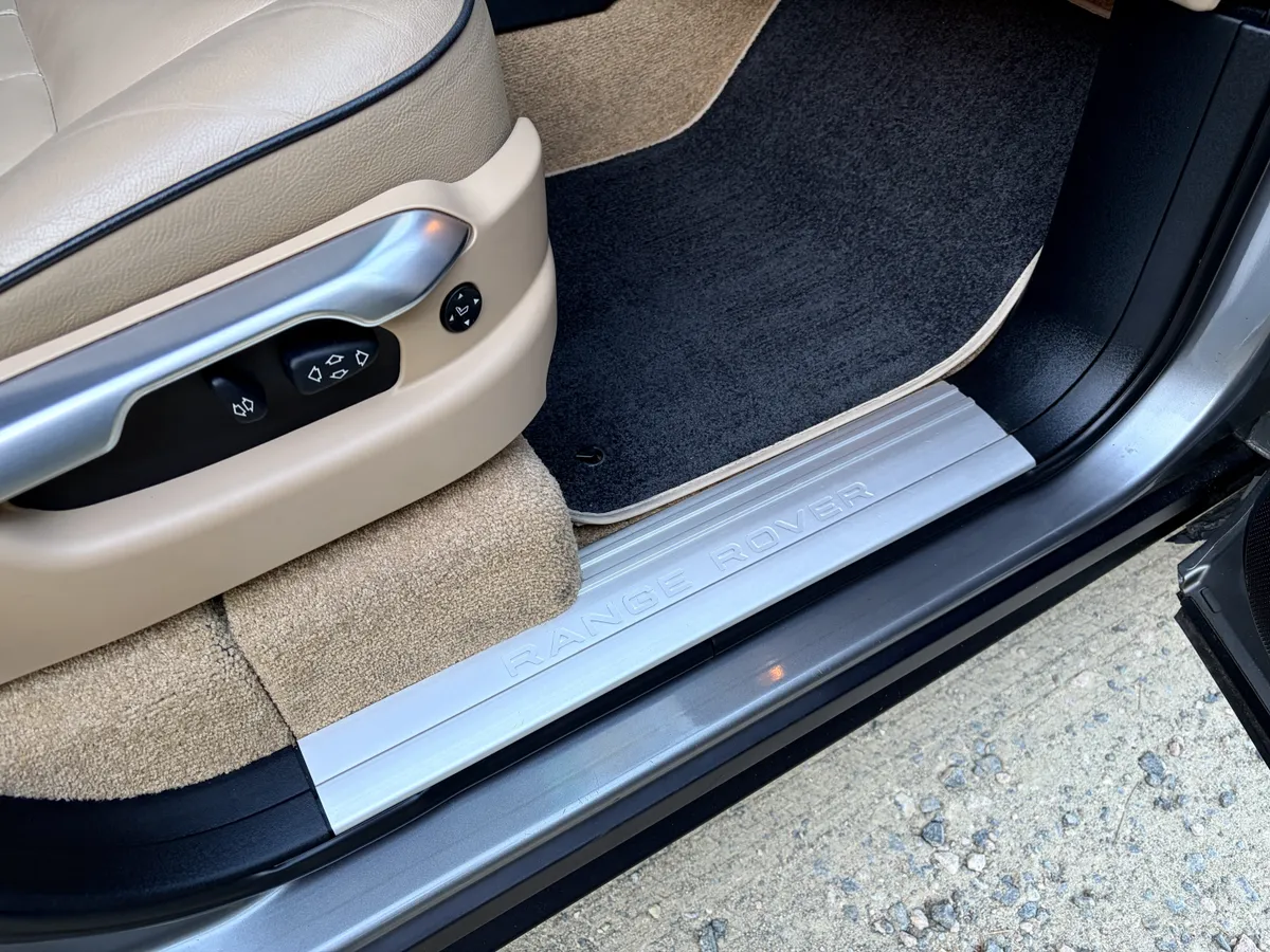 2011 Land Rover Range Rover HSE