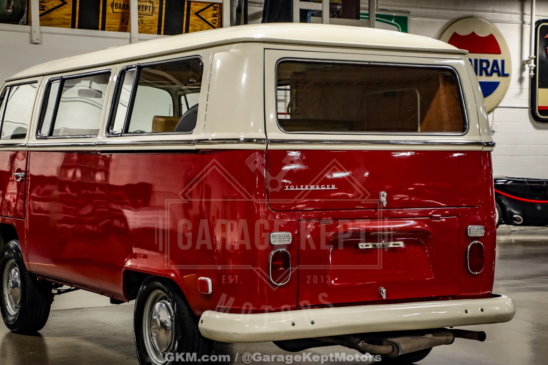1971 Volkswagen Type 2 Bus