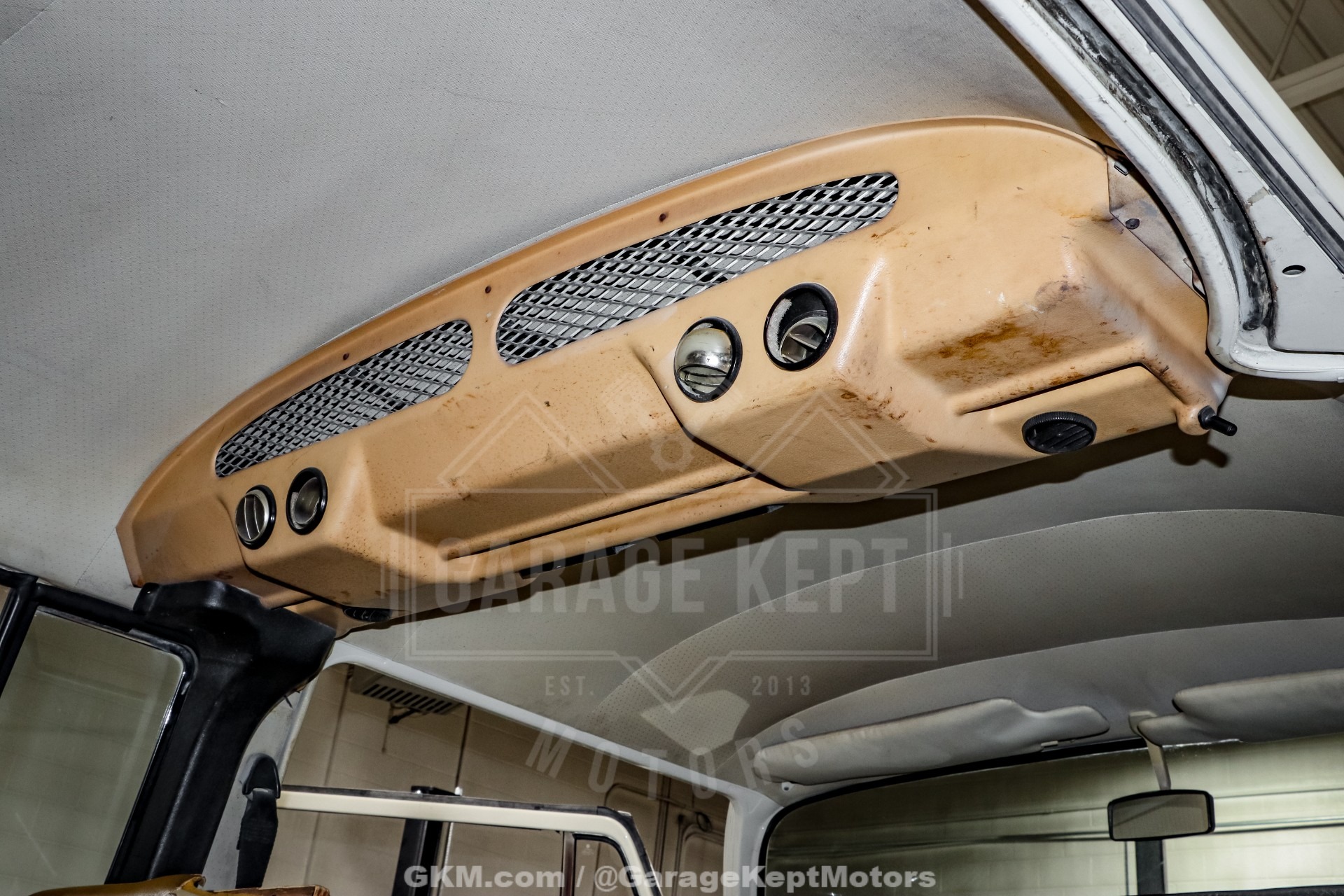 1971 Volkswagen Type 2 Bus