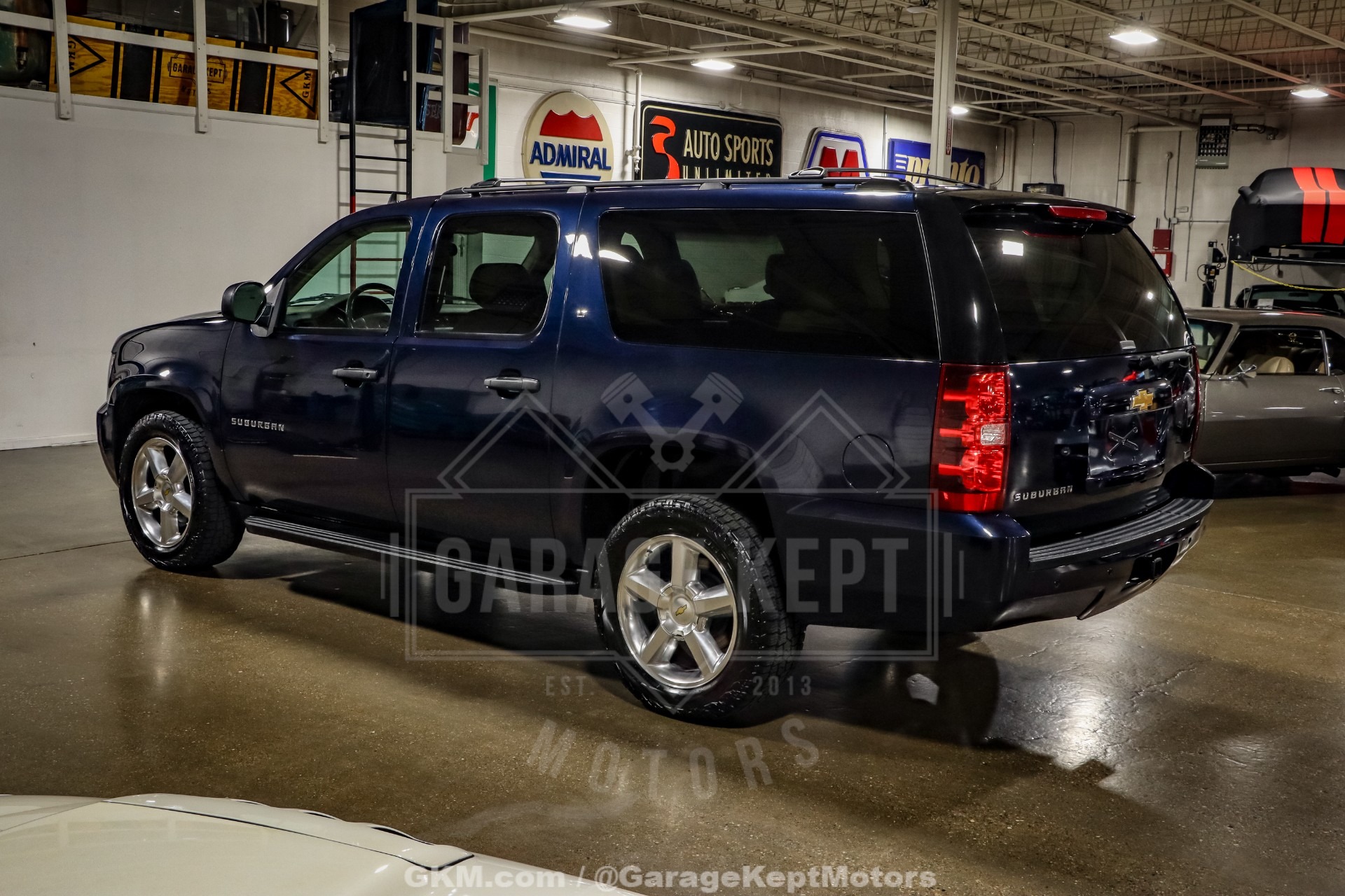 2012 Chevrolet Suburban LT - 5