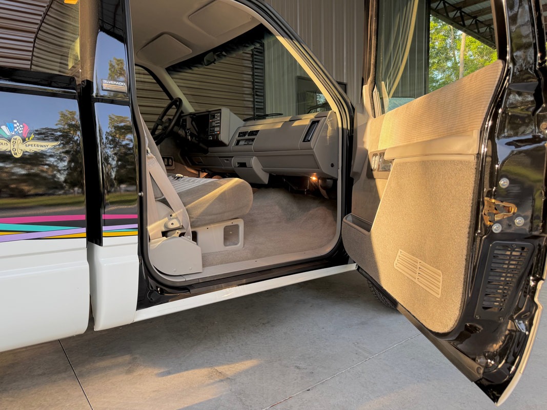 5k-Mile 1993 Chevrolet Silverado 1500 Pace Truck