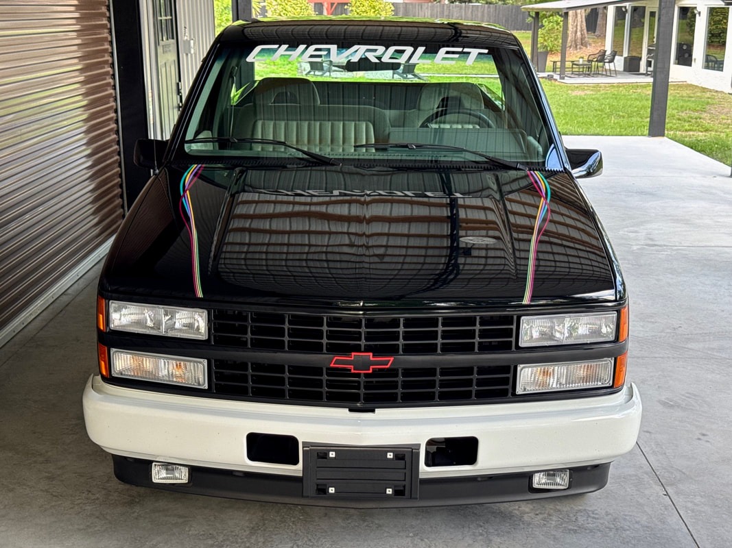 5k-Mile 1993 Chevrolet Silverado 1500 Pace Truck