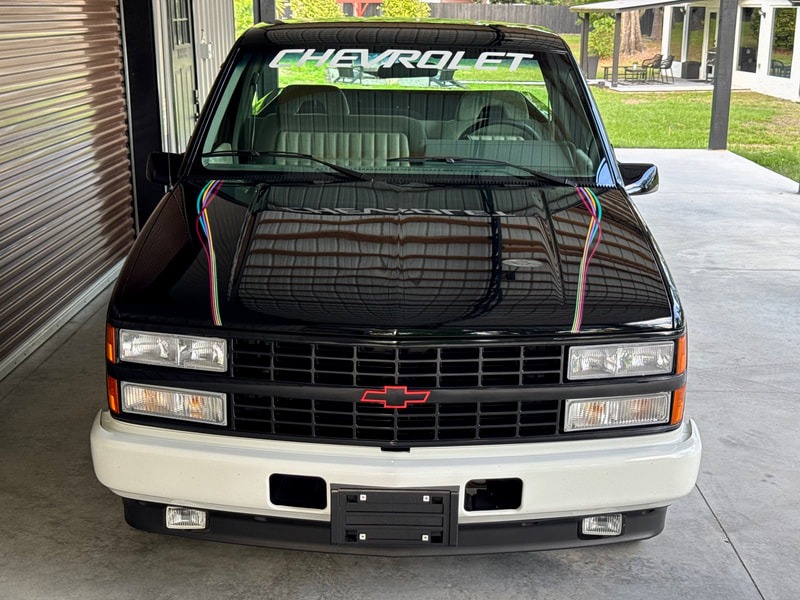5k-Mile 1993 Chevrolet Silverado 1500 Pace Truck