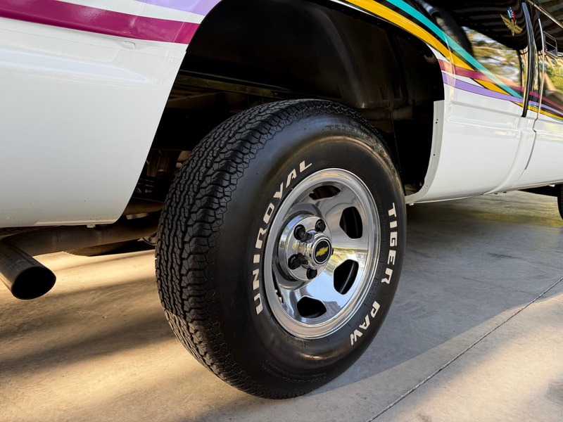 5k-Mile 1993 Chevrolet Silverado 1500 Pace Truck