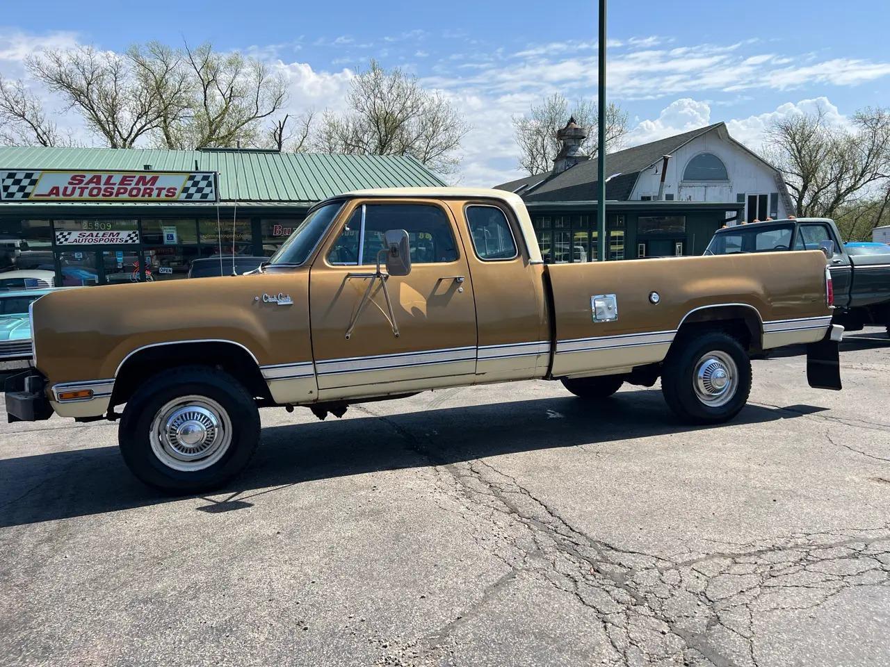 1976 Dodge W200 Club Cab Adventurer