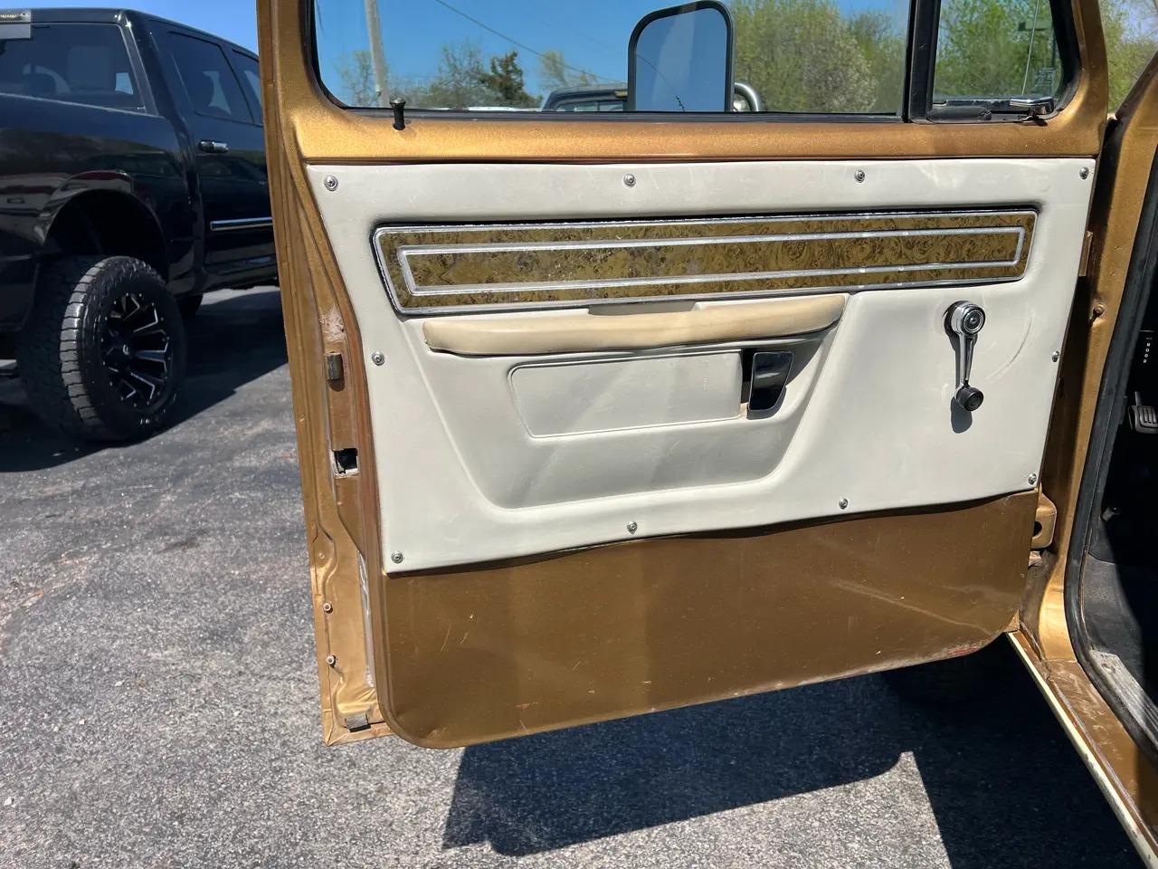 1976 Dodge W200 Club Cab Adventurer