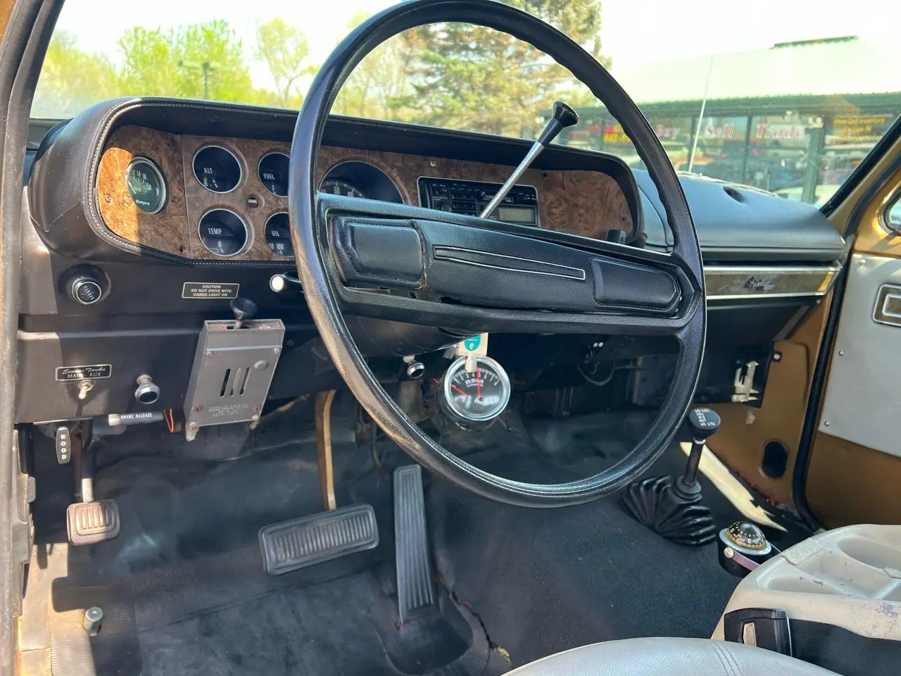 1976 Dodge W200 Club Cab Adventurer