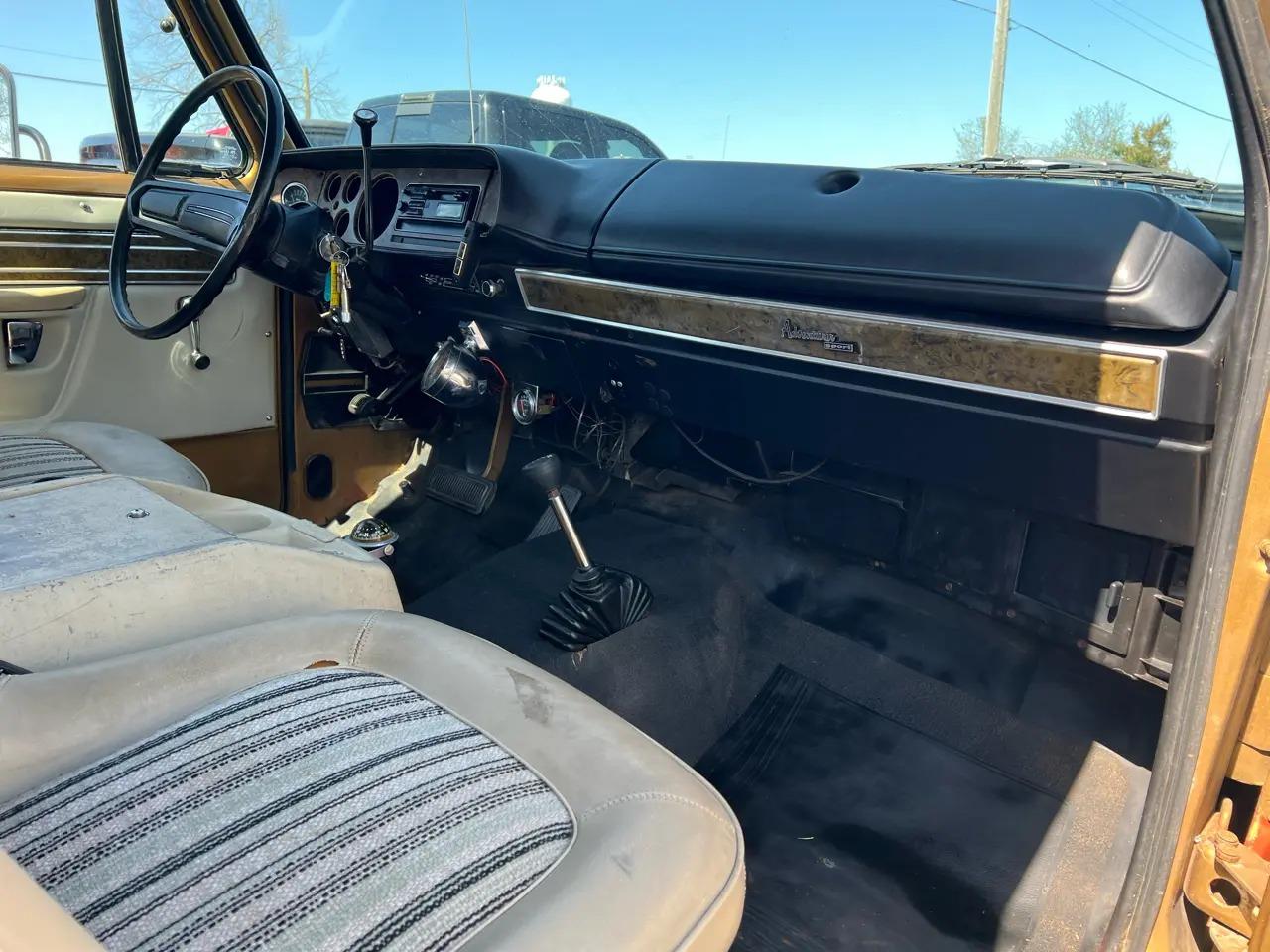 1976 Dodge W200 Club Cab Adventurer